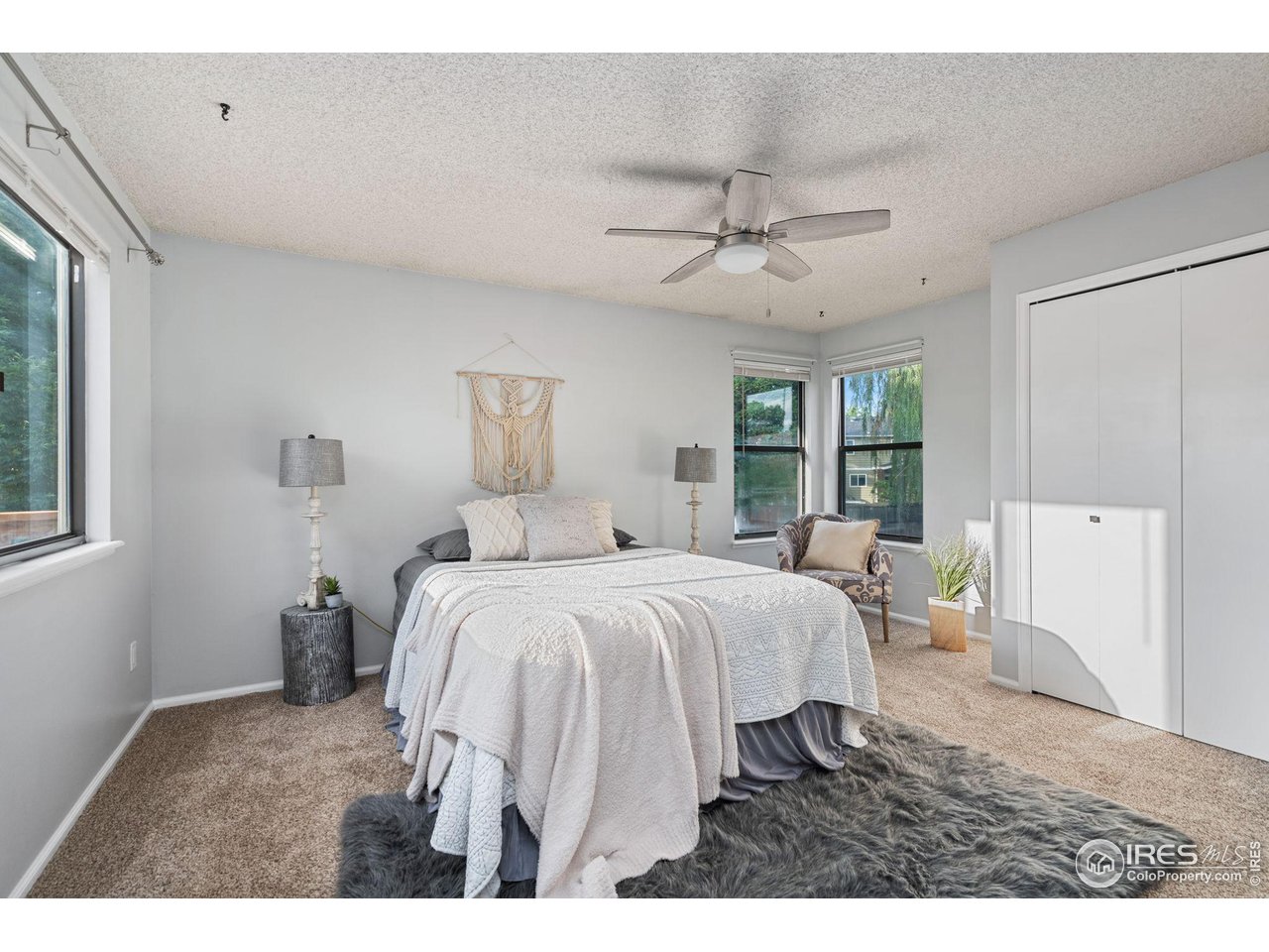 930 Bitterbrush Ln