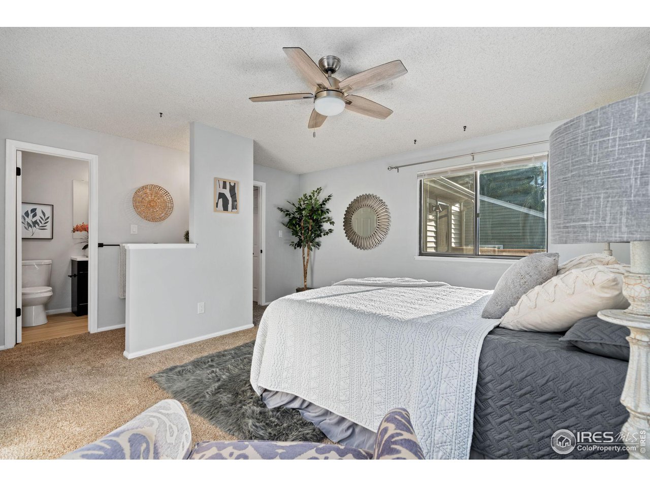 930 Bitterbrush Ln