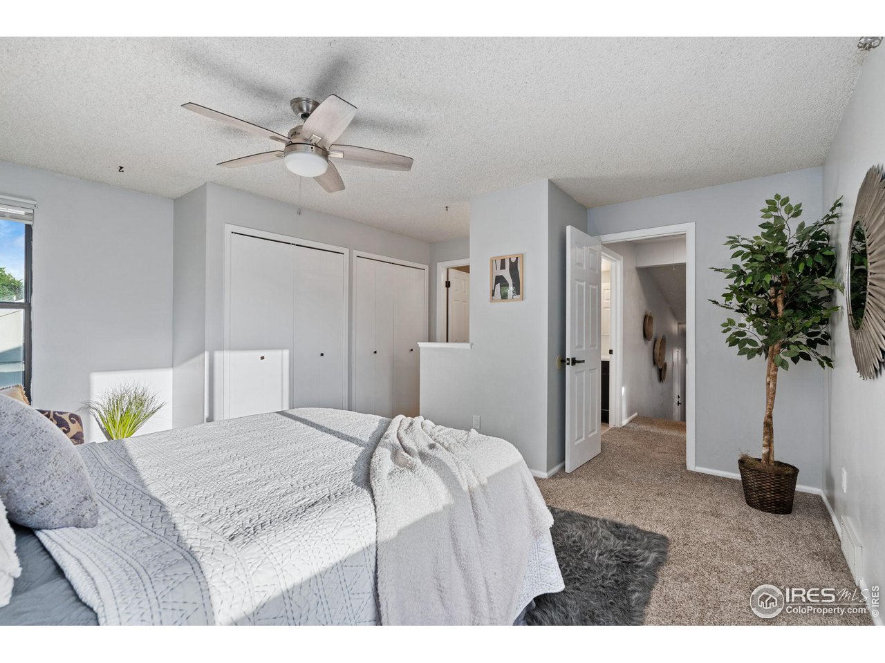 930 Bitterbrush Ln