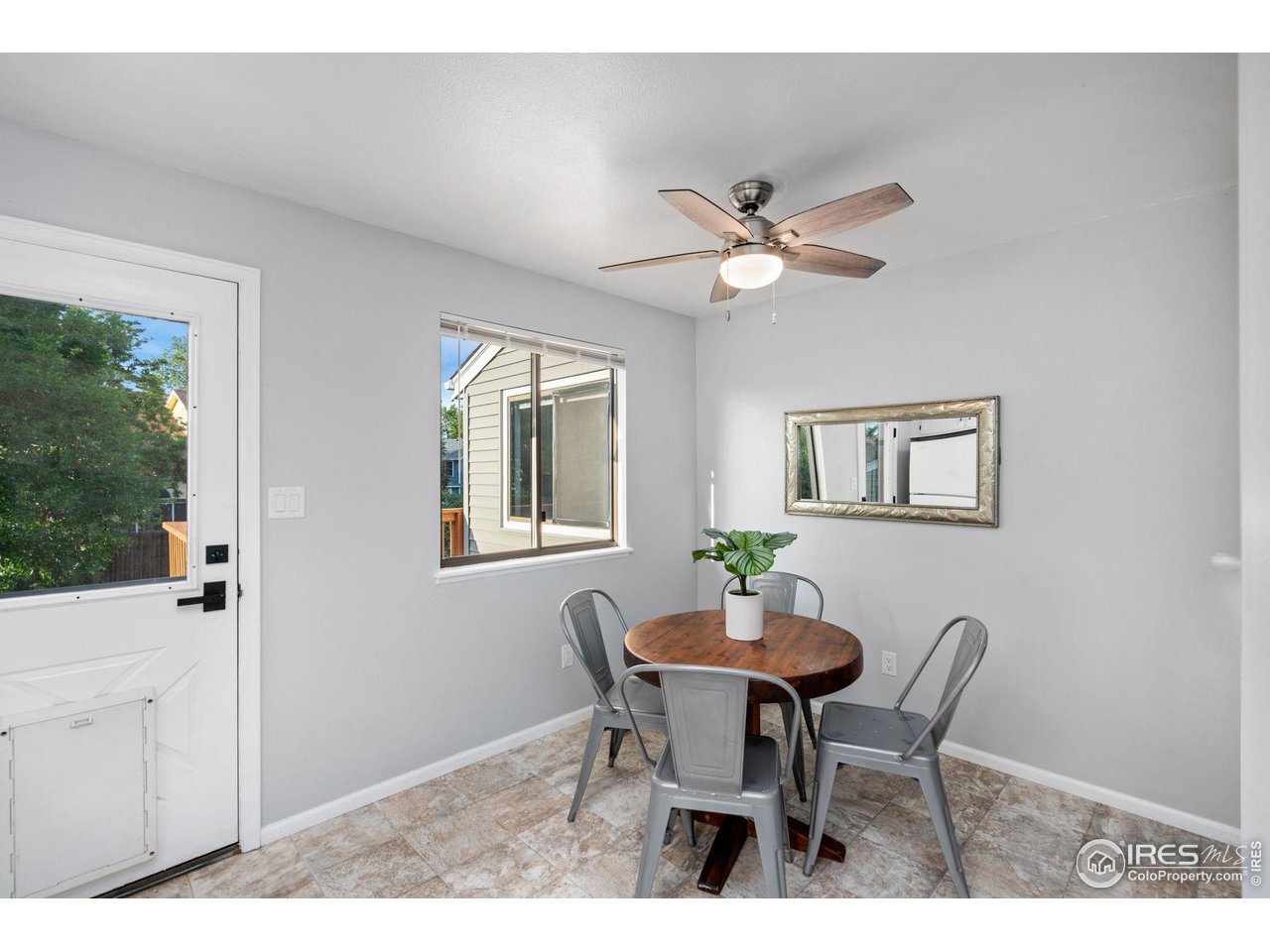 930 Bitterbrush Ln