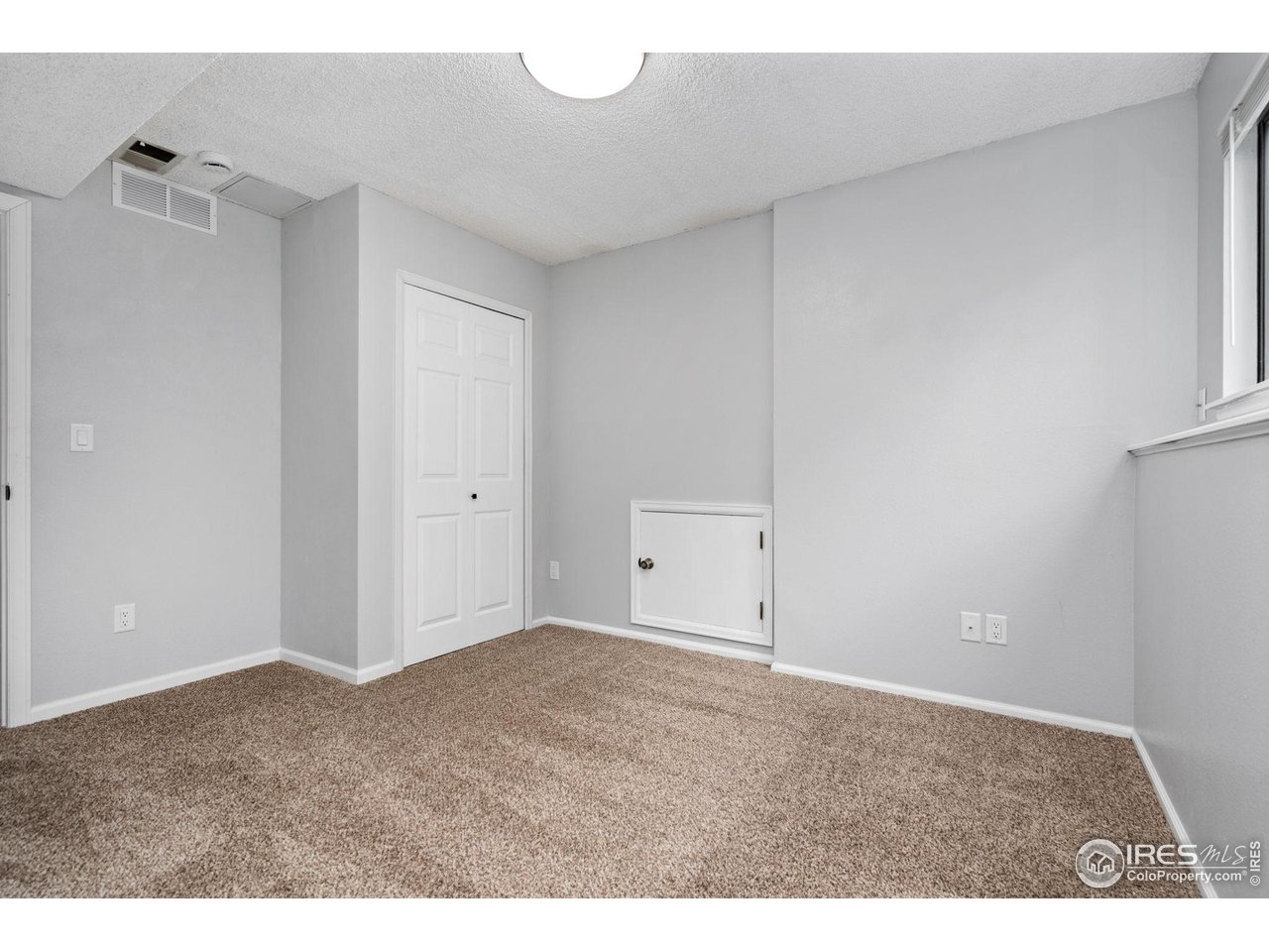 930 Bitterbrush Ln