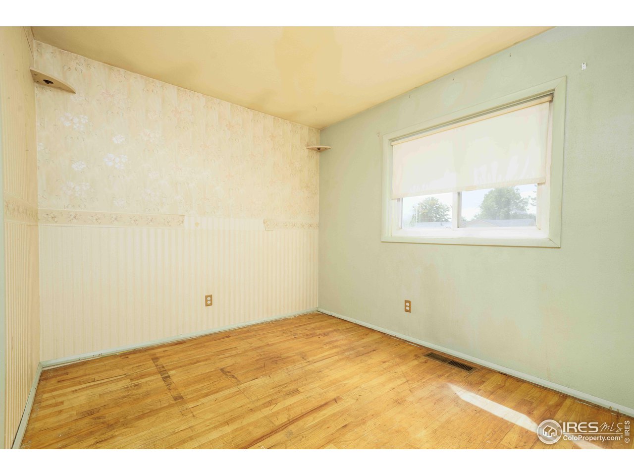 2525 W 25th St Rd