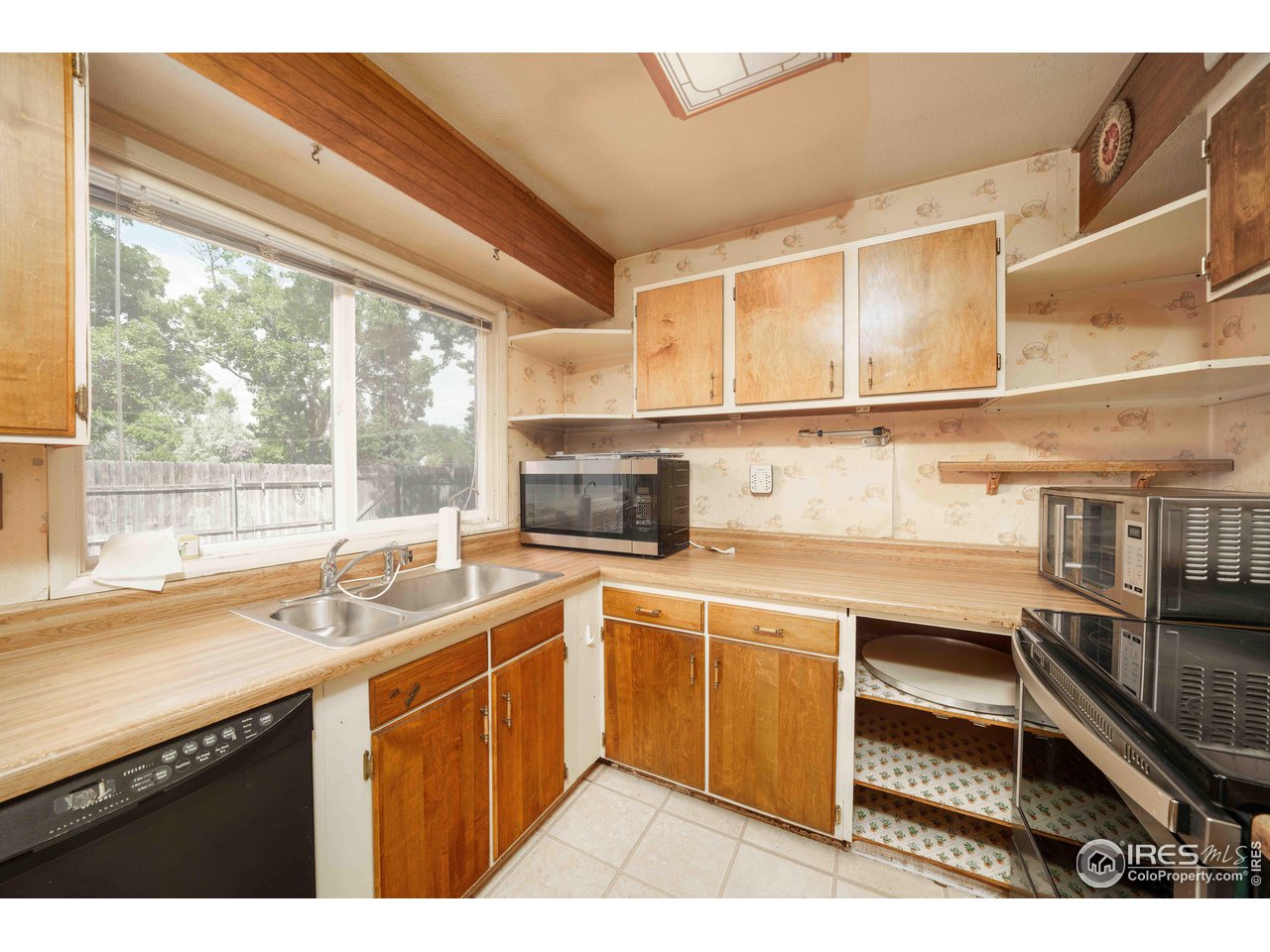 2525 W 25th St Rd