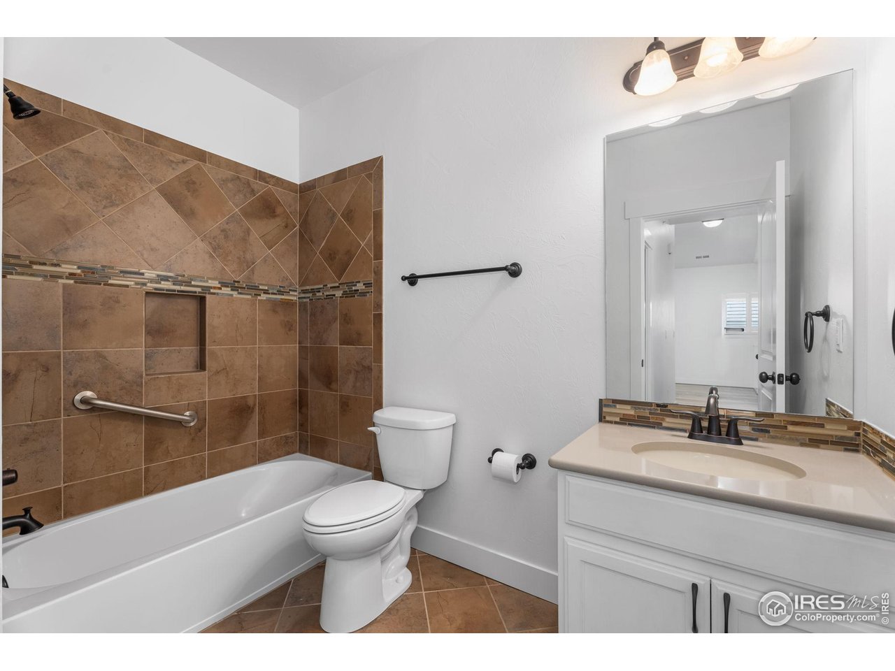 5020 Cinquefoil Ln 9G