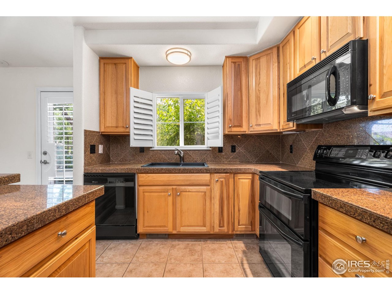 5039 Northern Lights Dr F