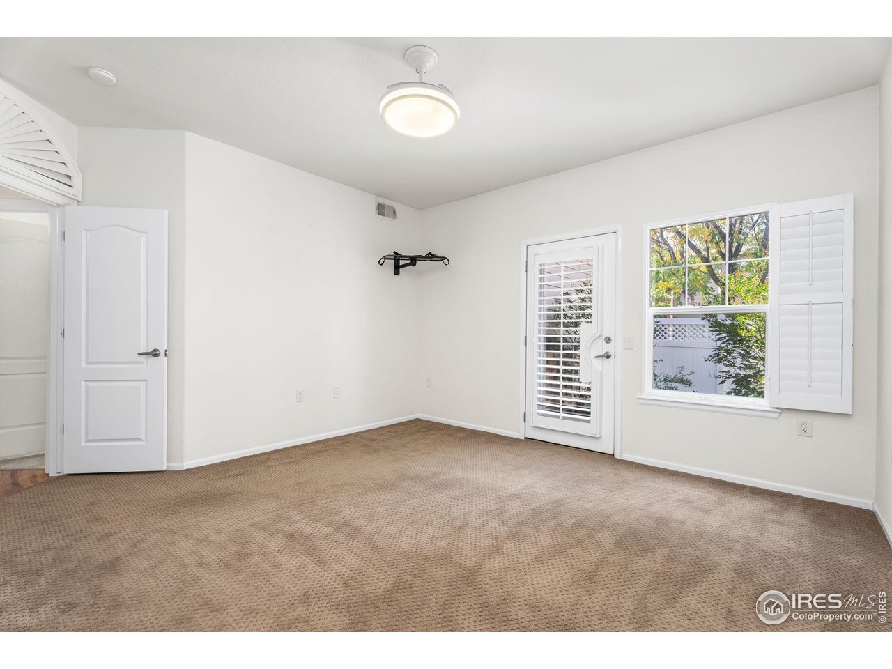 5039 Northern Lights Dr F