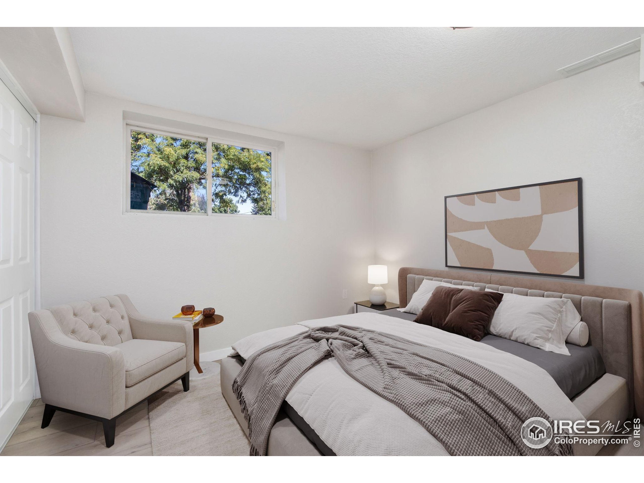 1049 S Summit View Dr