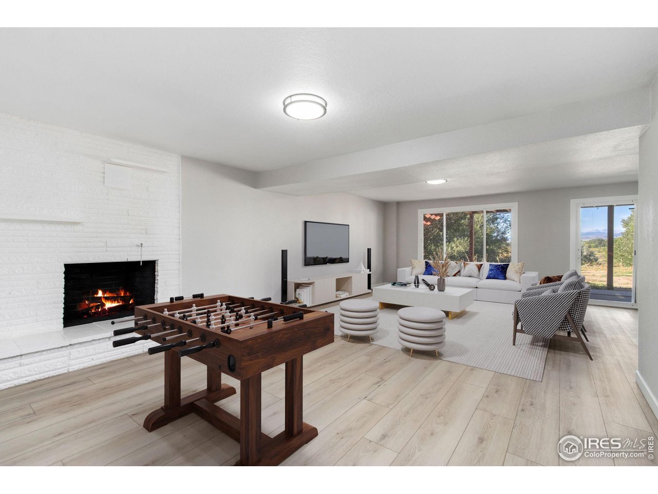 1049 S Summit View Dr