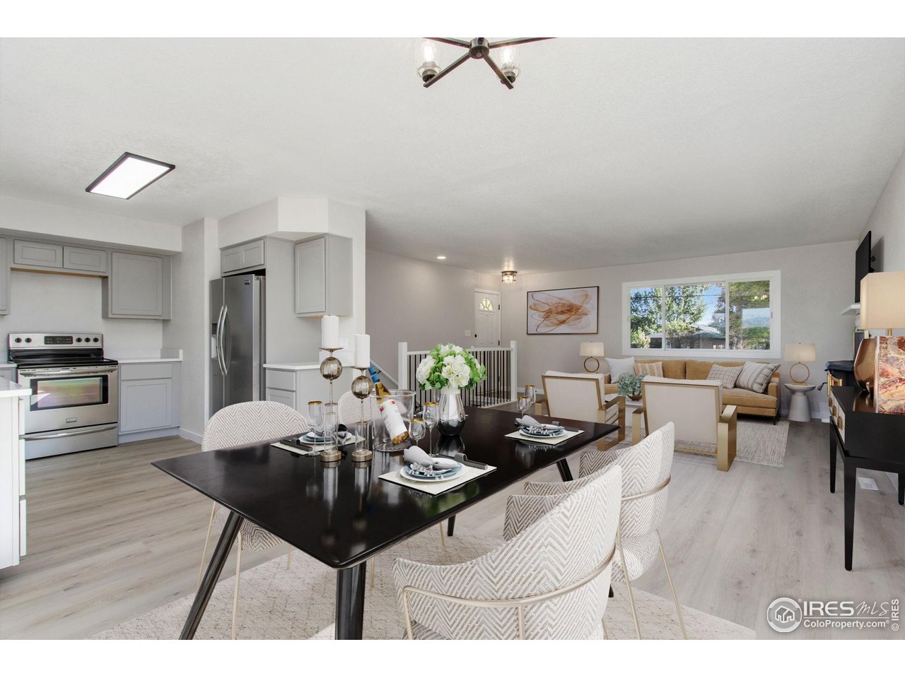 1049 S Summit View Dr