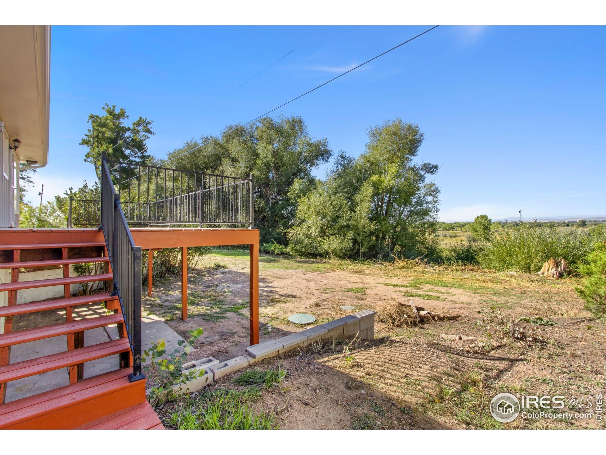 1049 S Summit View Dr