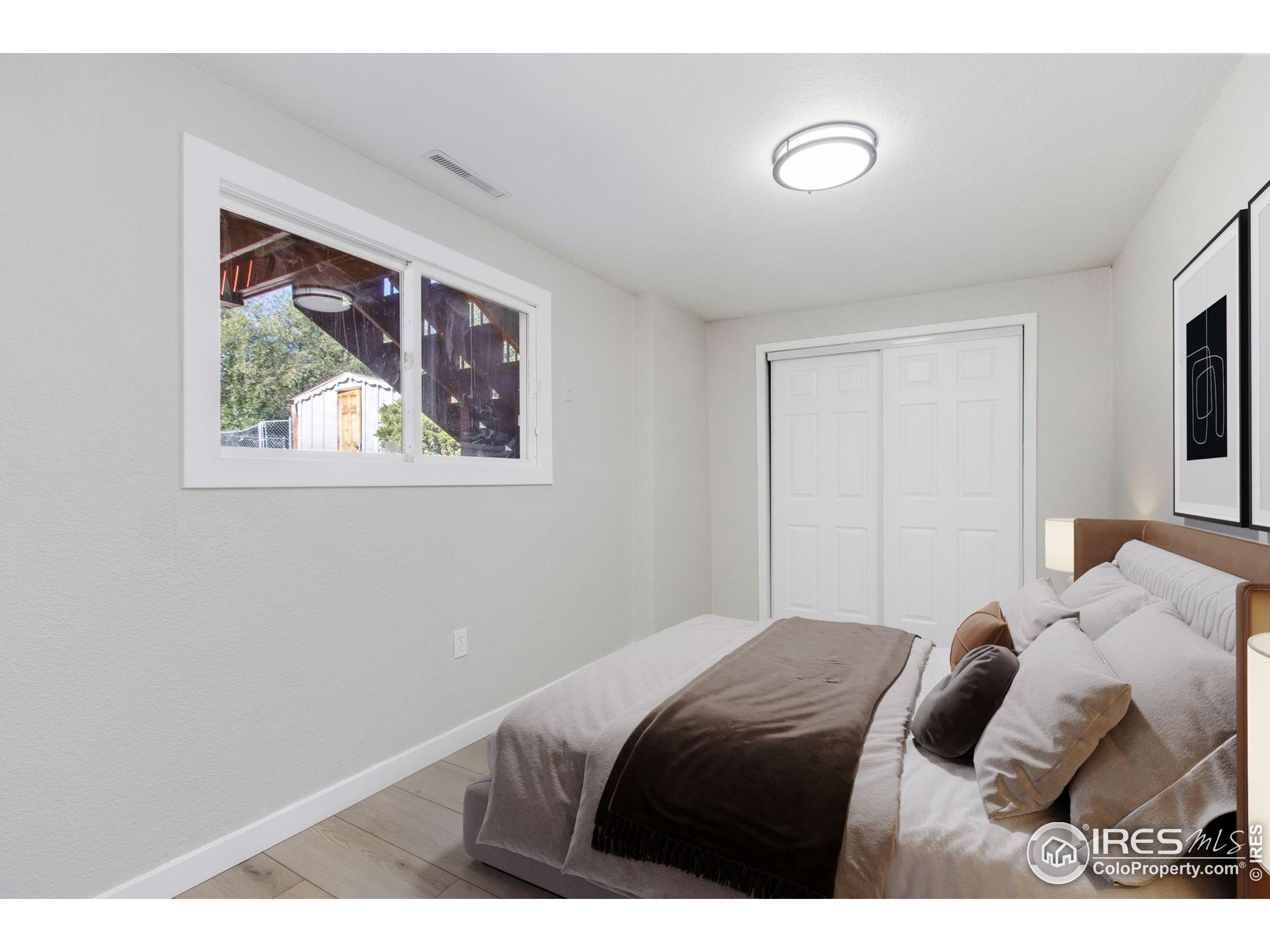 1049 S Summit View Dr