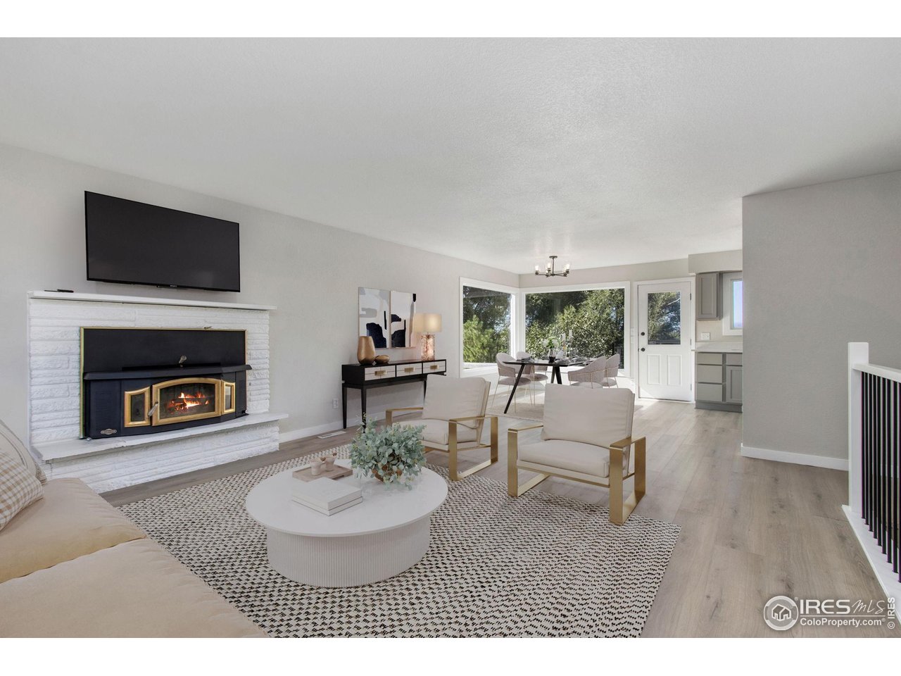 1049 S Summit View Dr