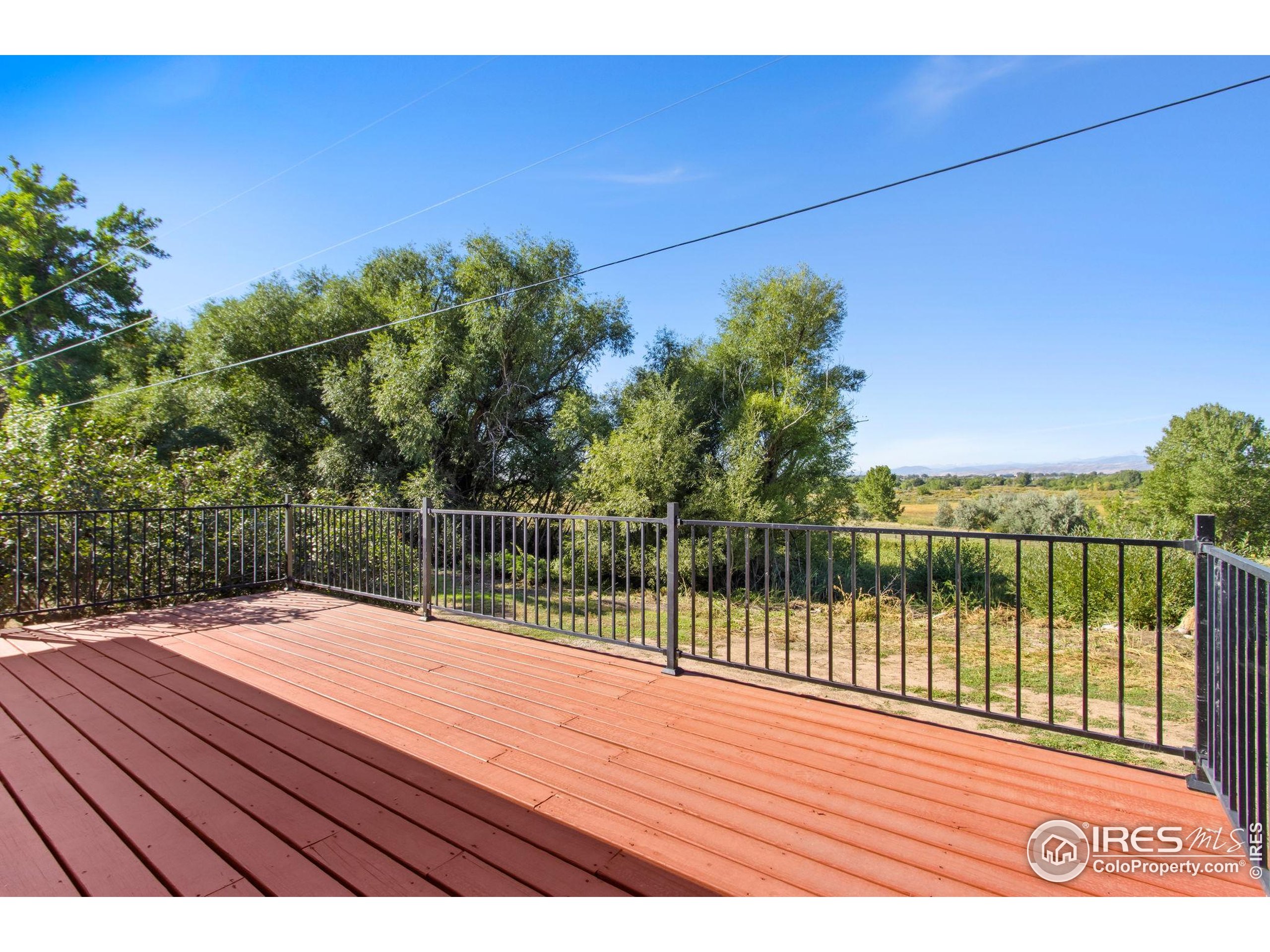 1049 S Summit View Dr