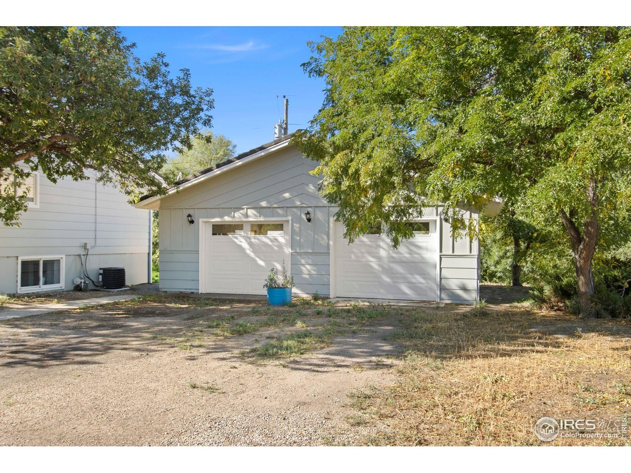 1049 S Summit View Dr