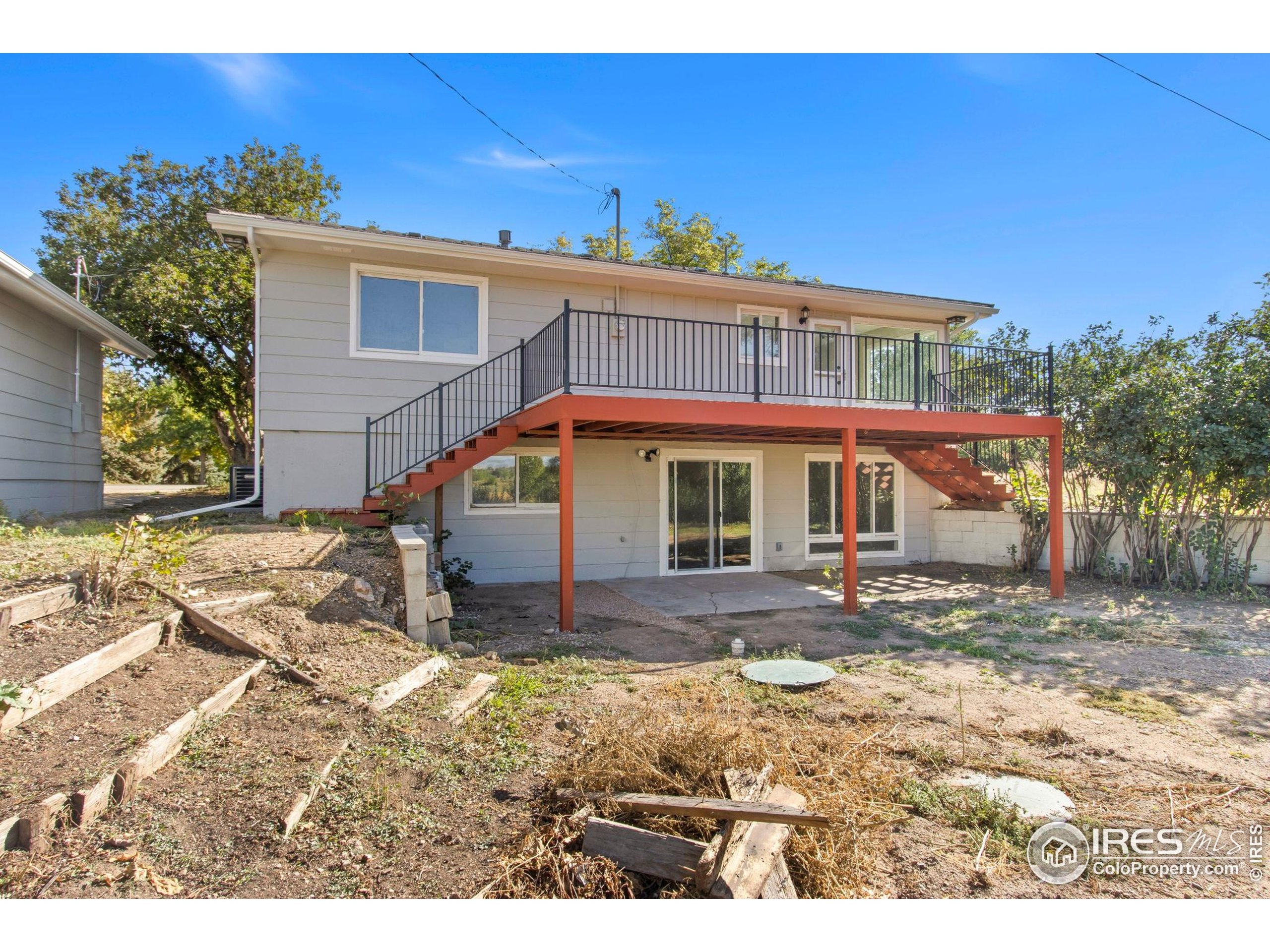 1049 S Summit View Dr