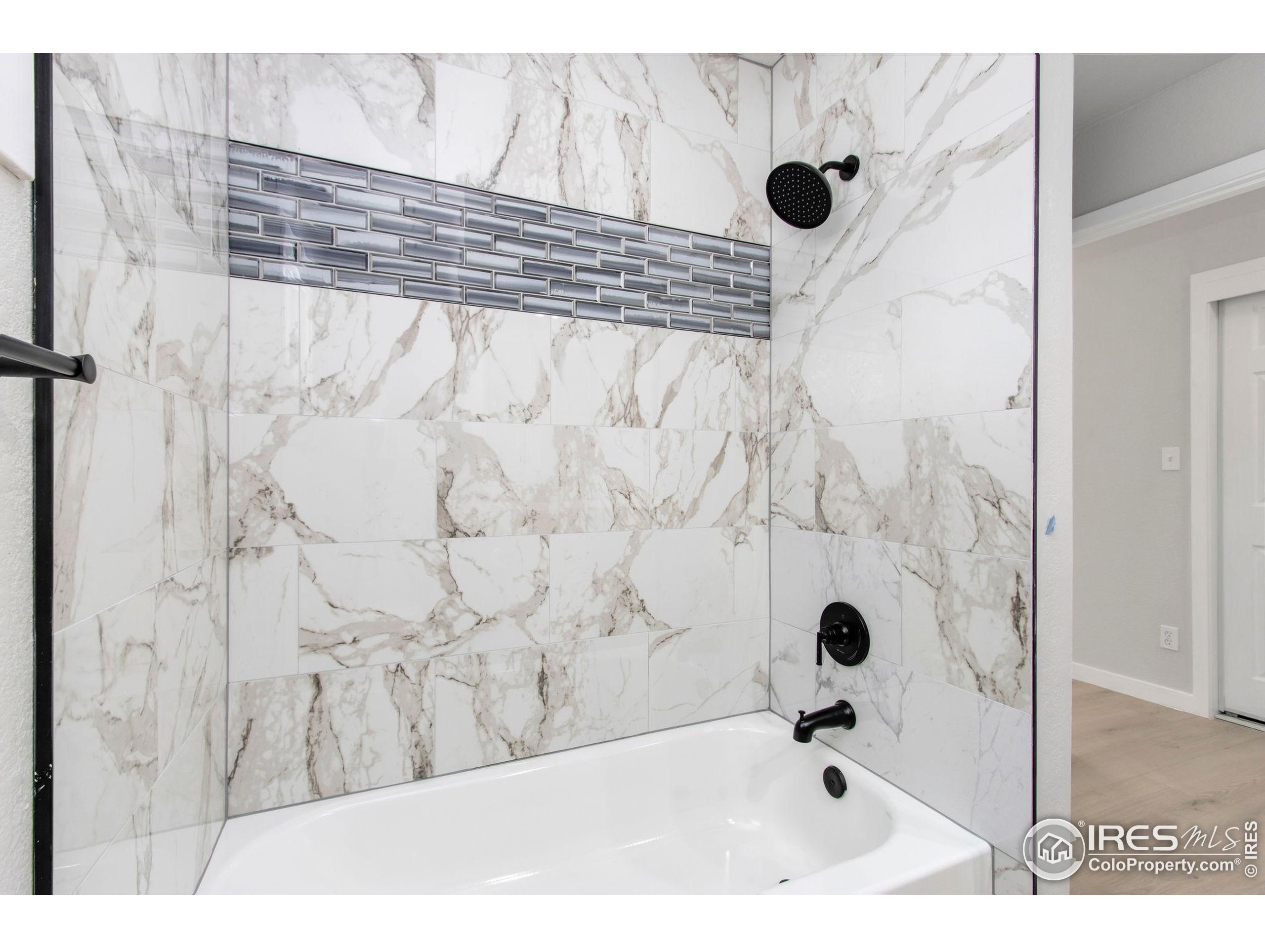 1049 S Summit View Dr