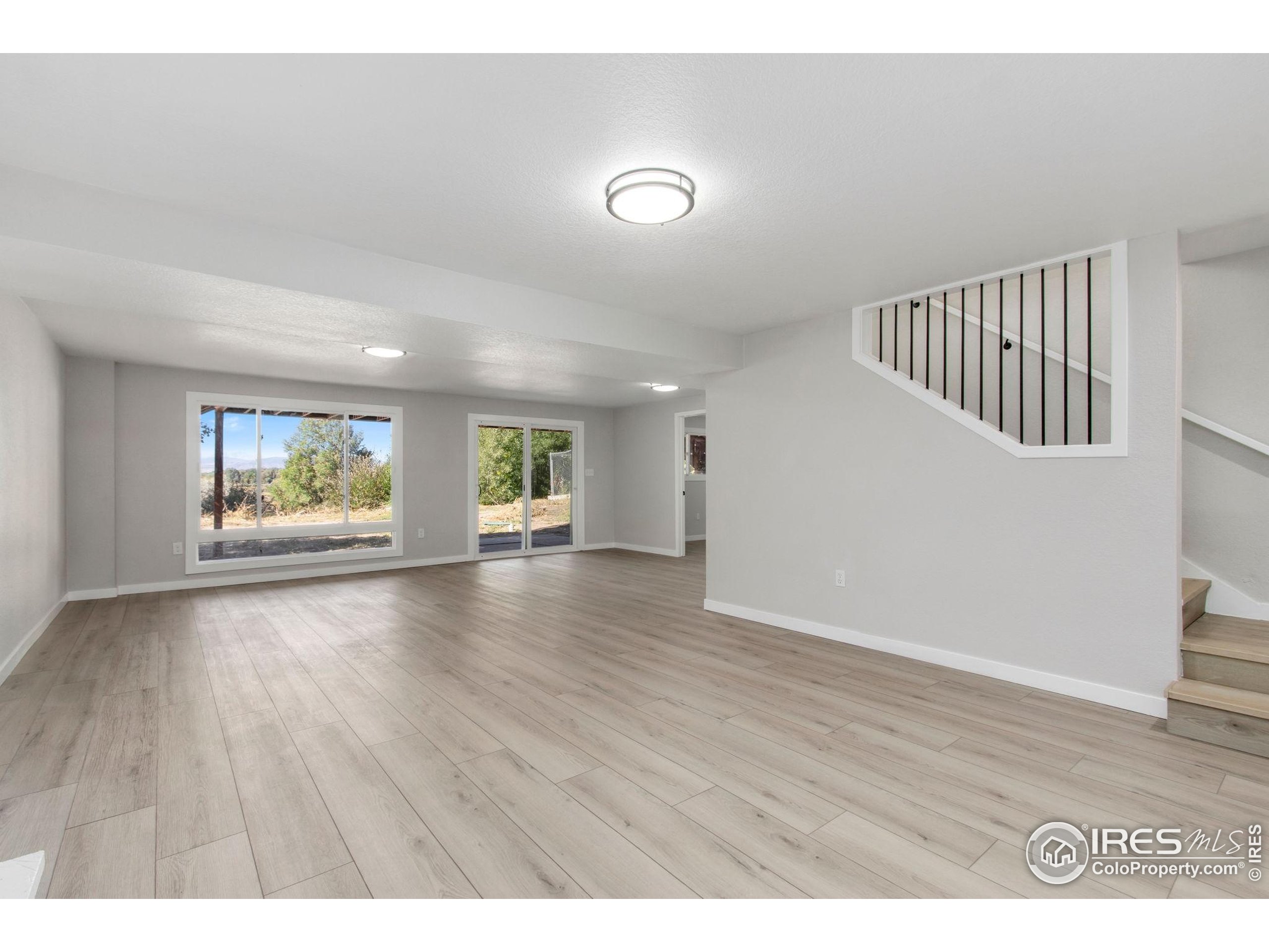 1049 S Summit View Dr