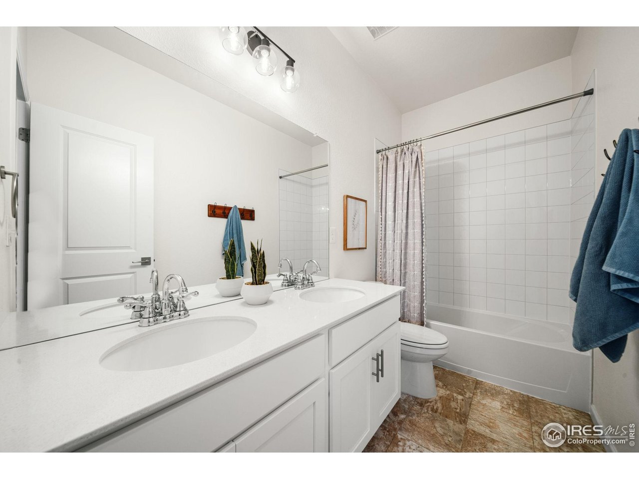 6002 Autumn Breeze Ct