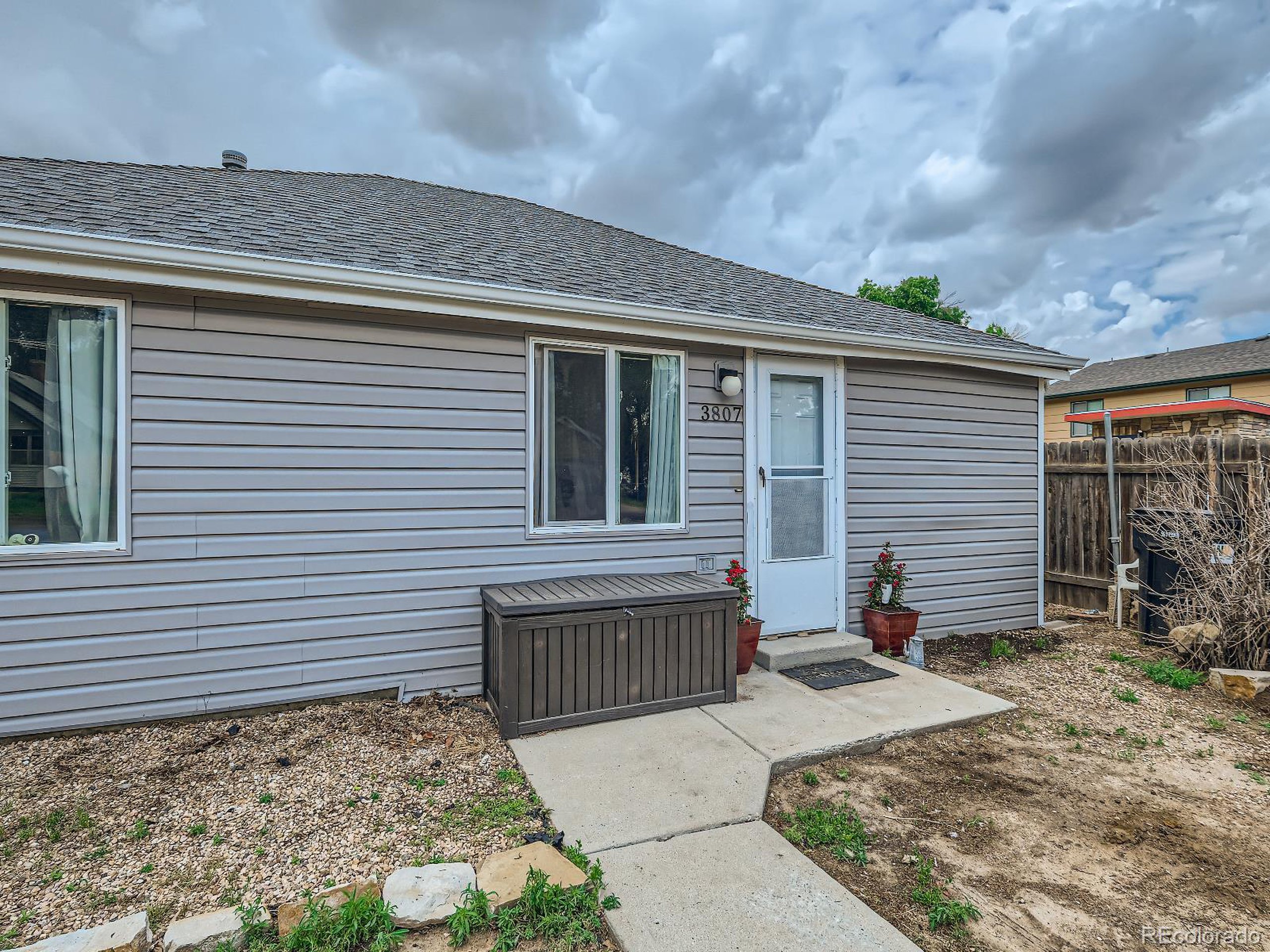 3807 Golden St