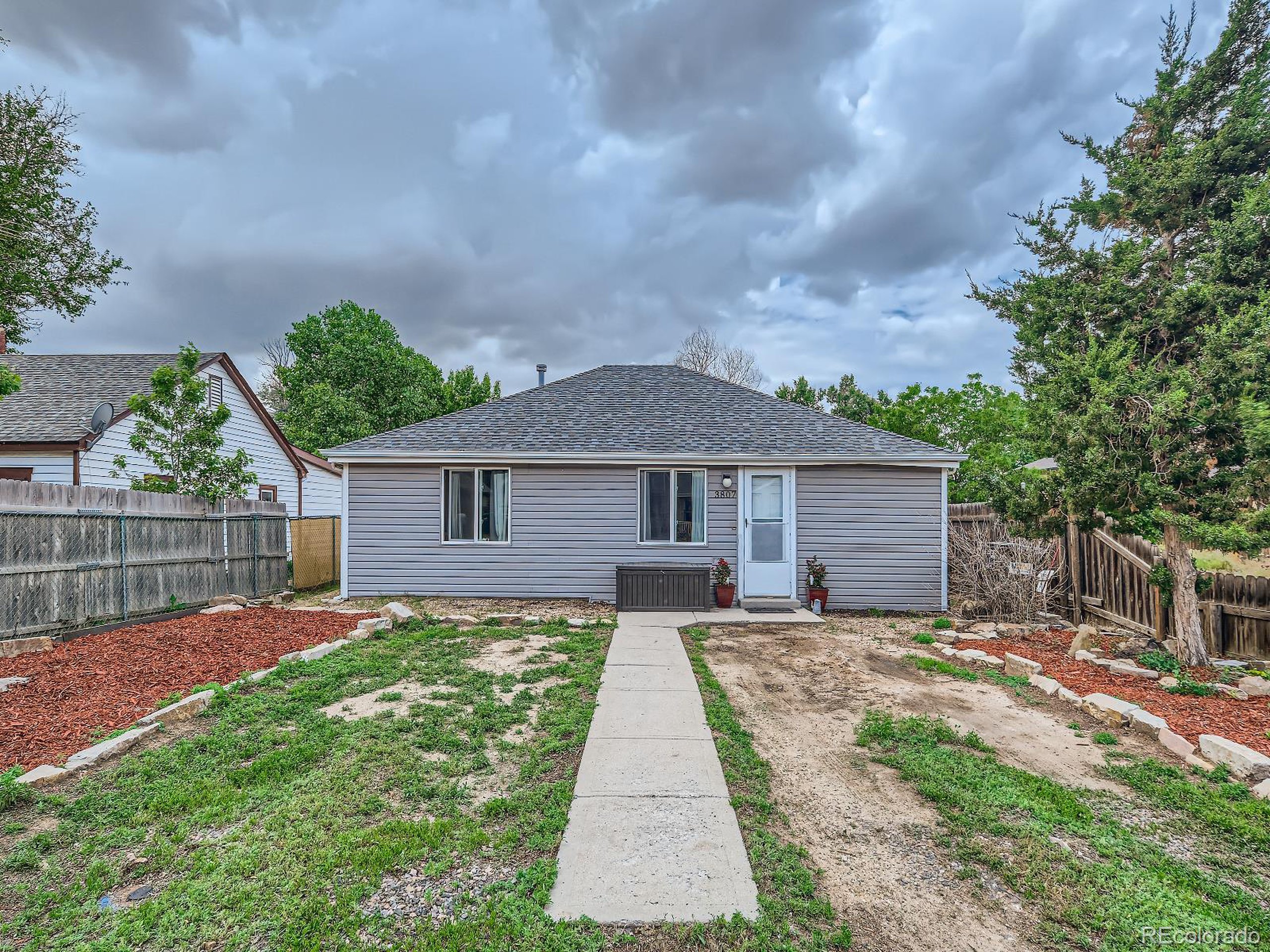 3807 Golden St