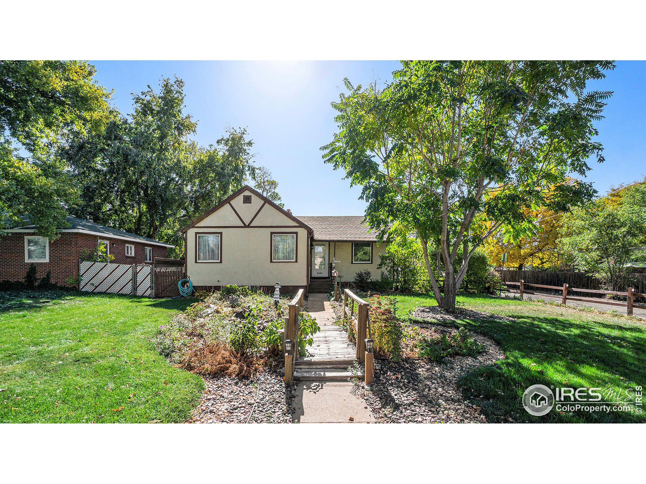 2440 W 9th St