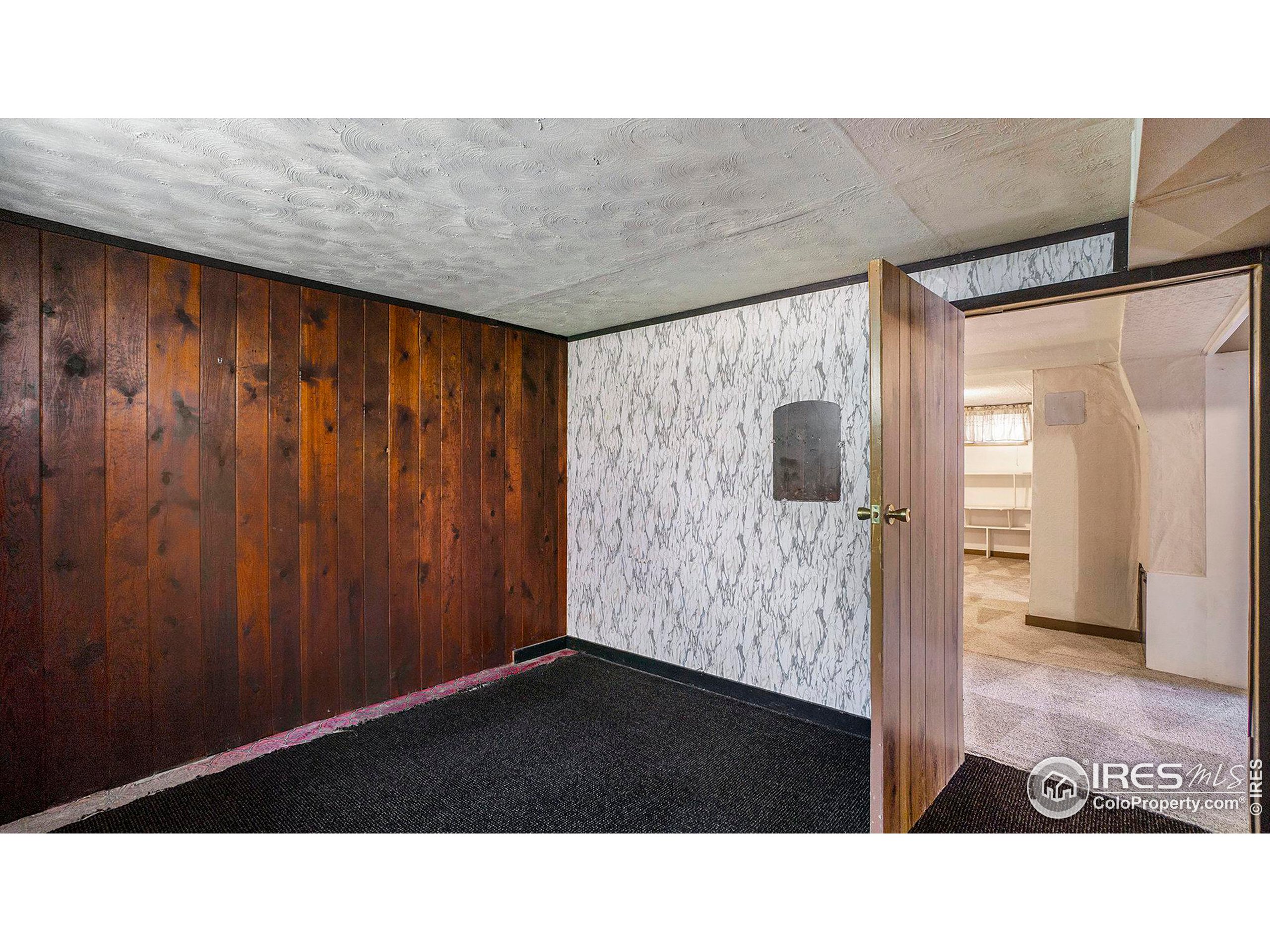 2440 W 9th St