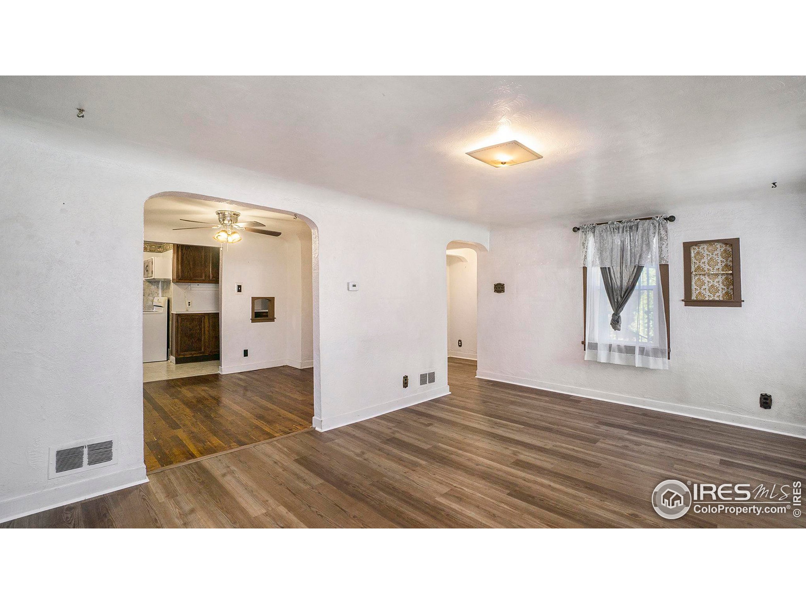2440 W 9th St