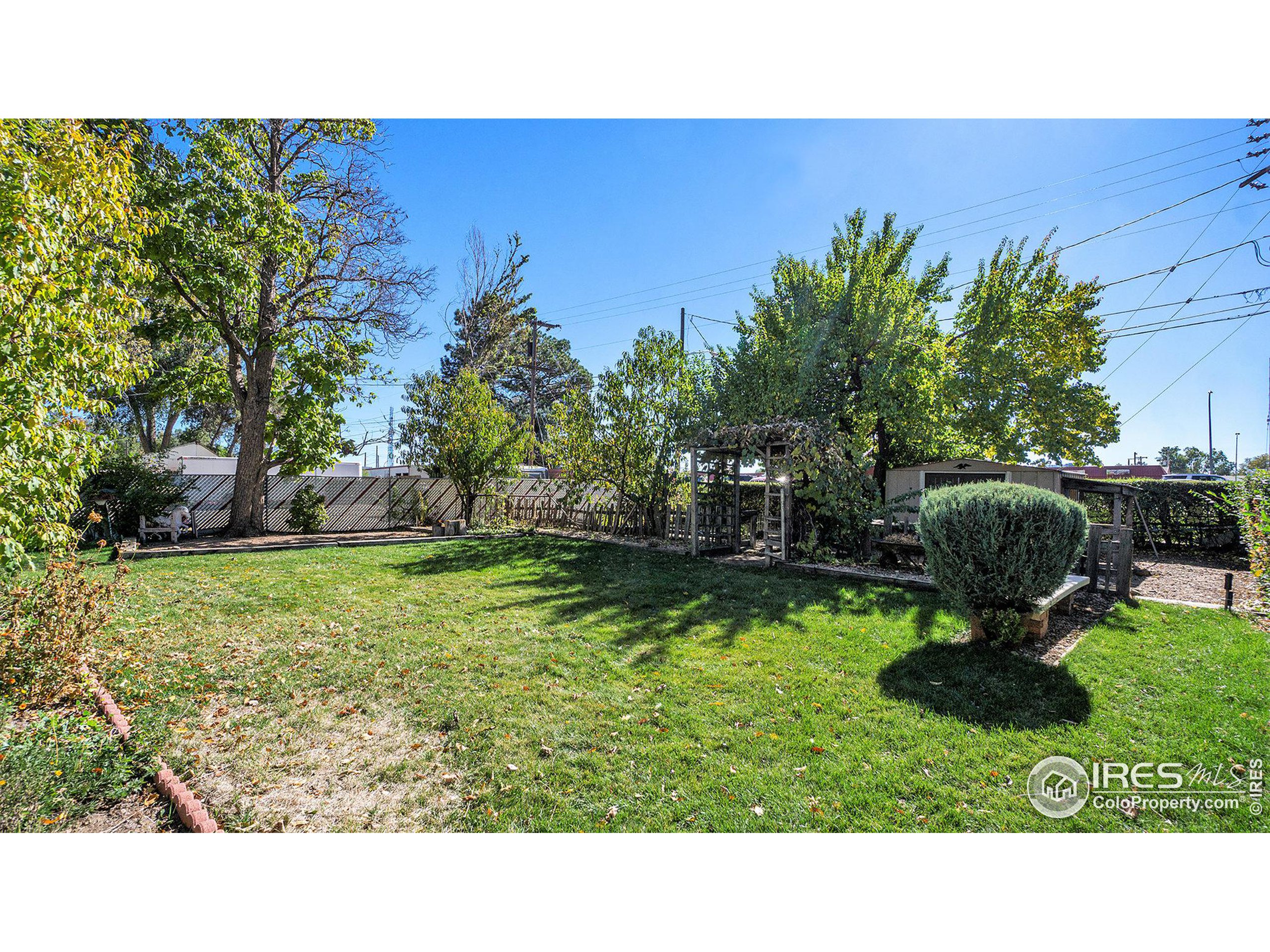 2440 W 9th St