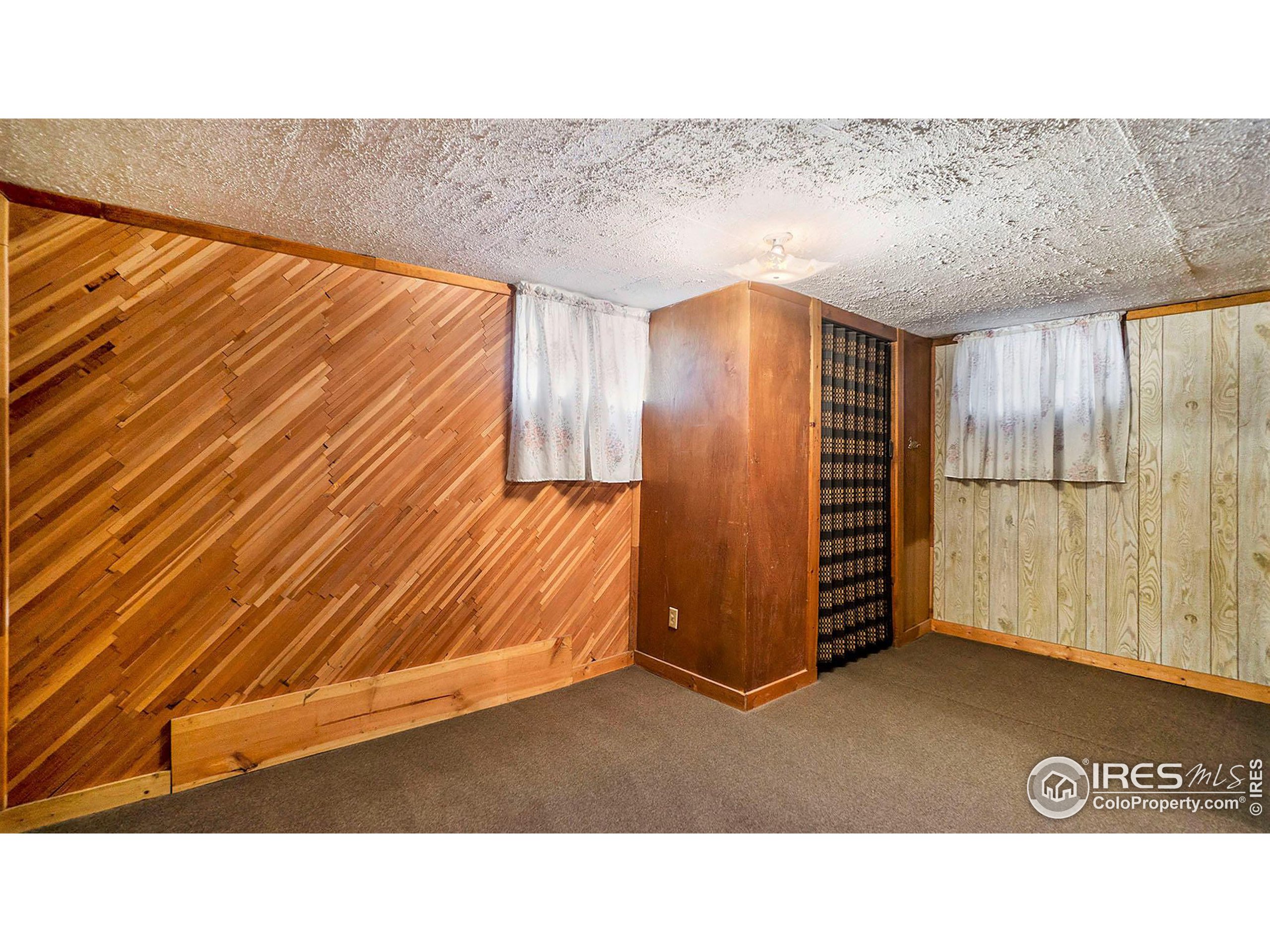 2440 W 9th St