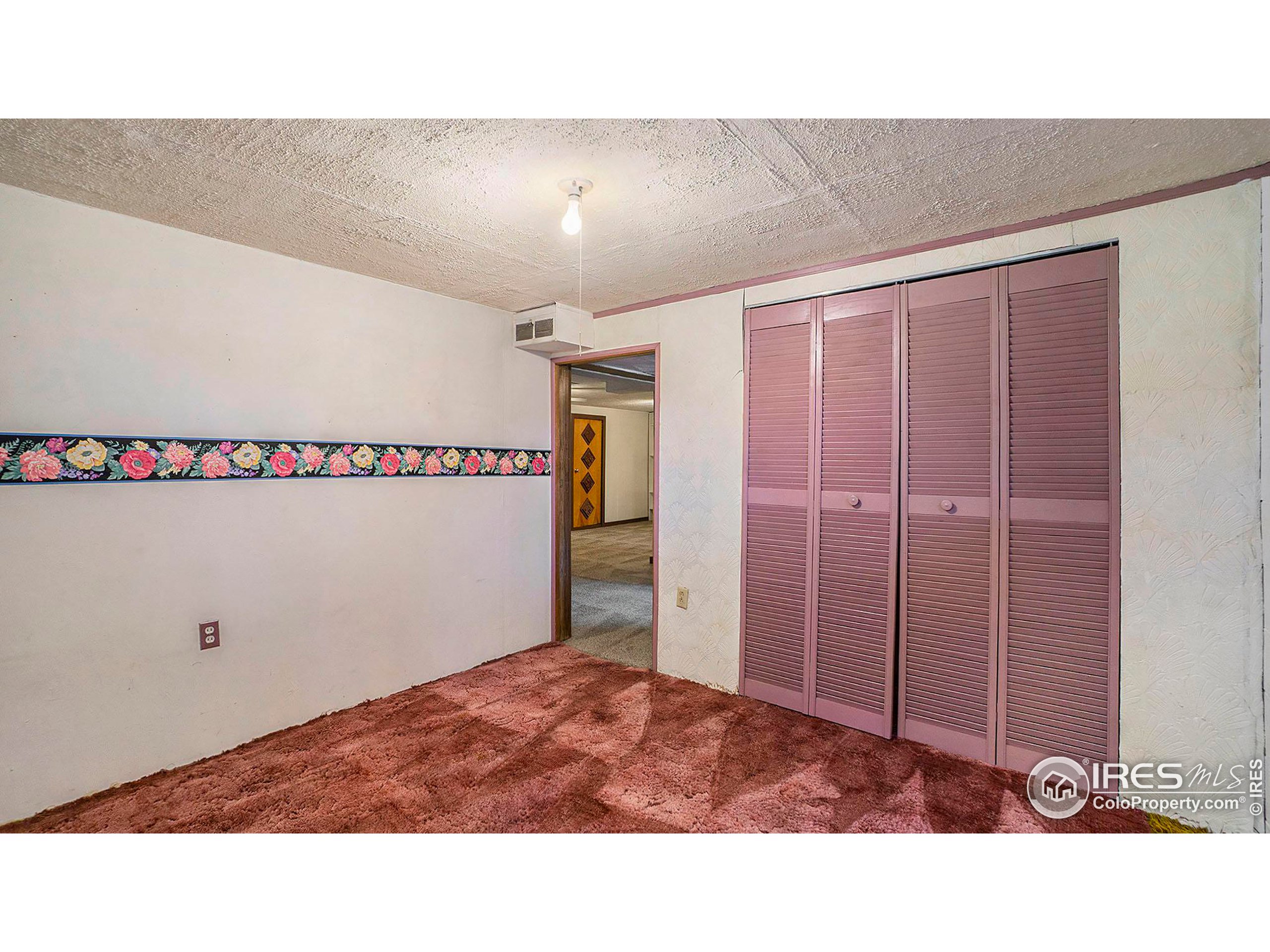 2440 W 9th St
