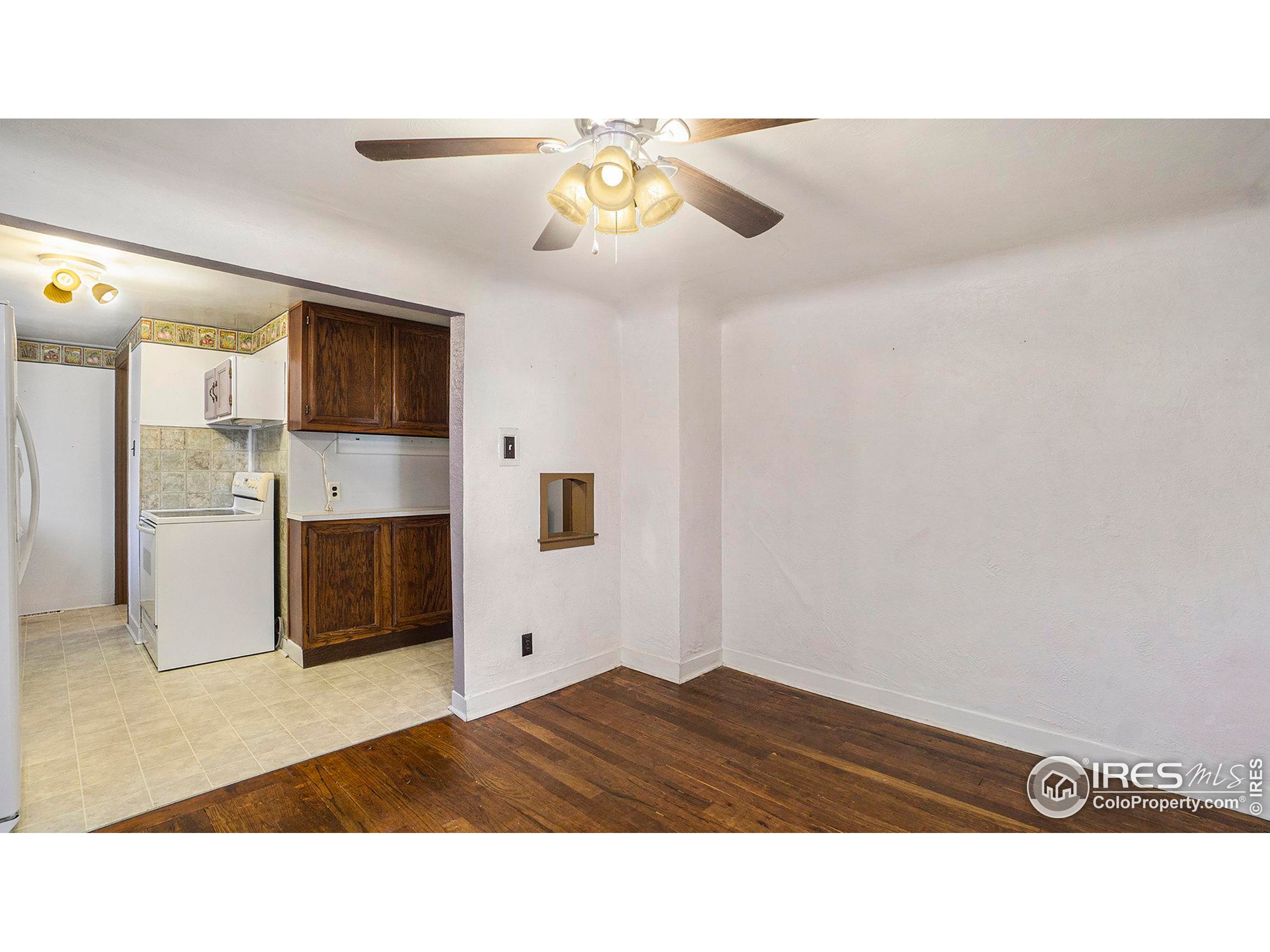 2440 W 9th St