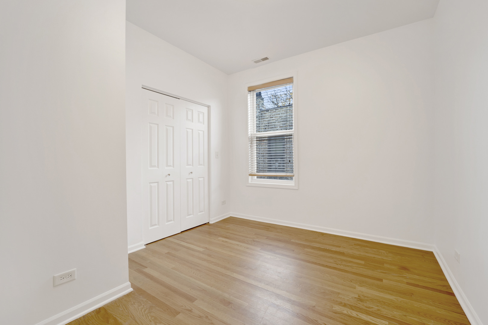 3354 N Central Park Avenue Unit: 2S