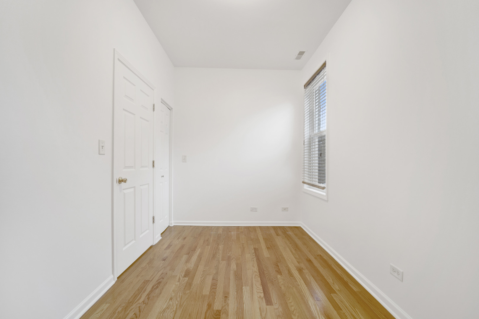 3354 N Central Park Avenue Unit: 2S