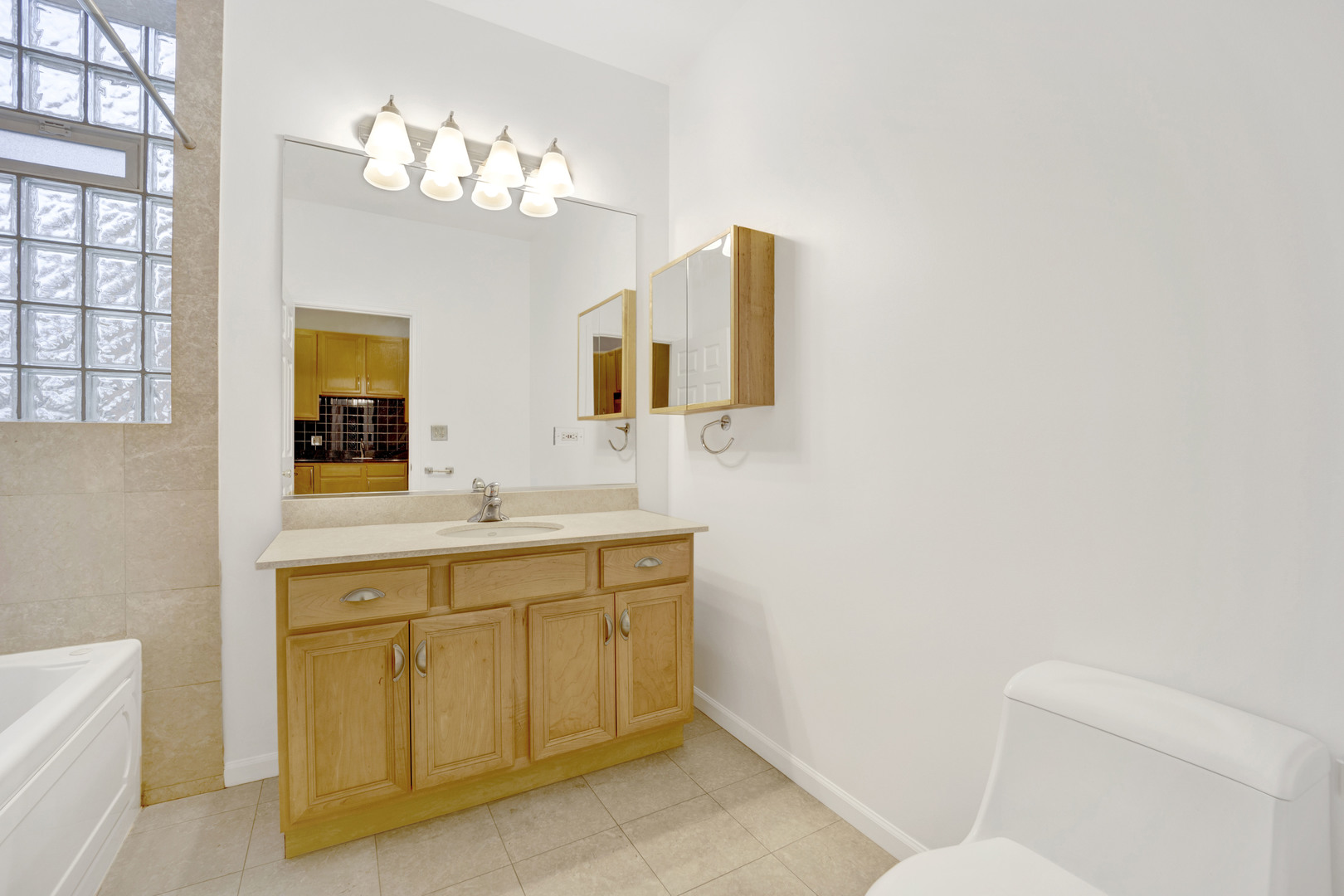 3354 N Central Park Avenue Unit: 2S