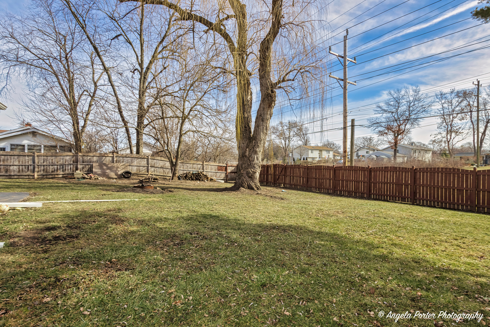 117 W Hawthorne Drive