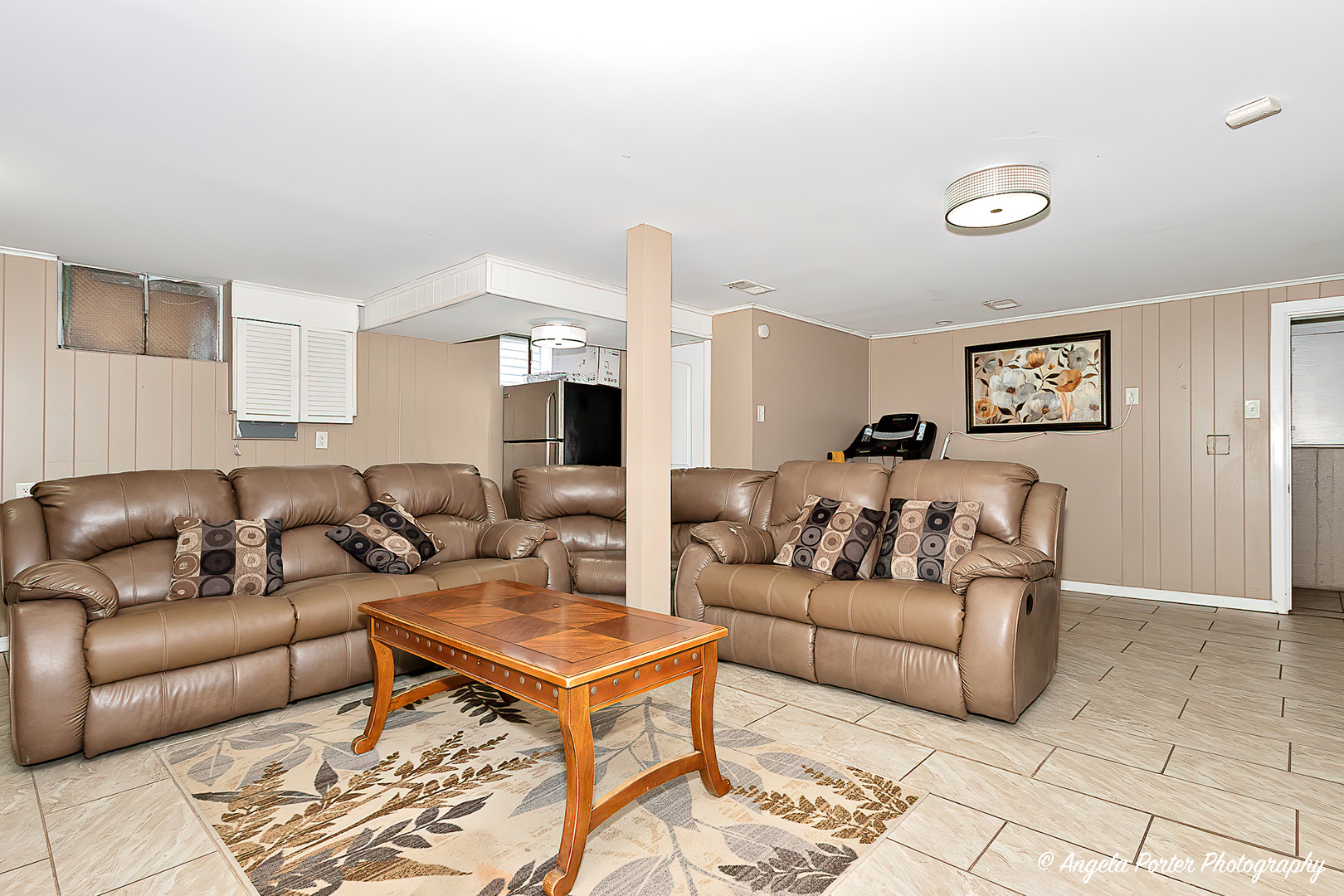 117 W Hawthorne Drive