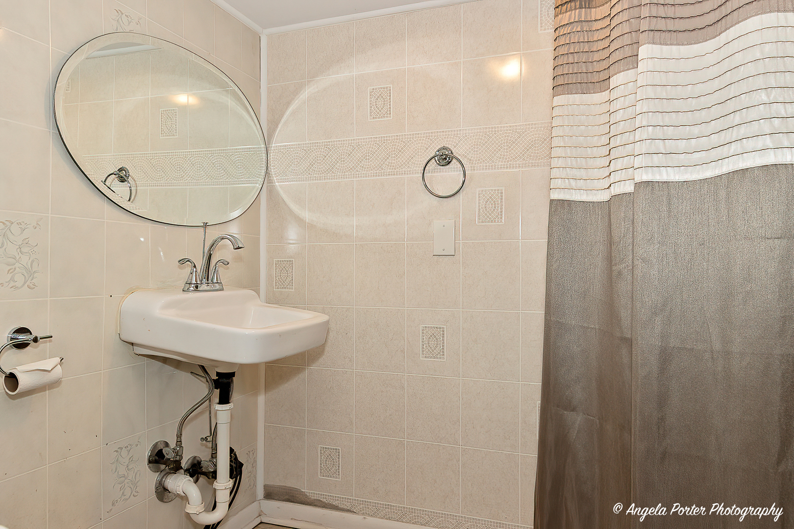 117 W Hawthorne Drive