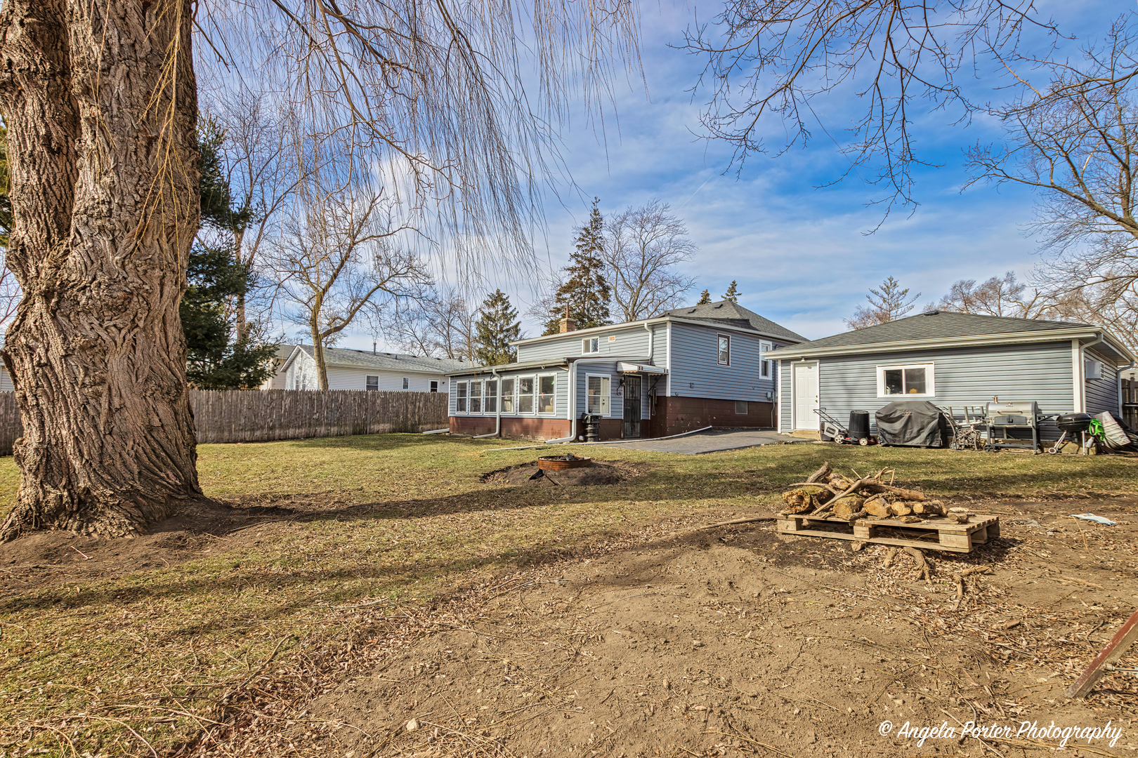 117 W Hawthorne Drive