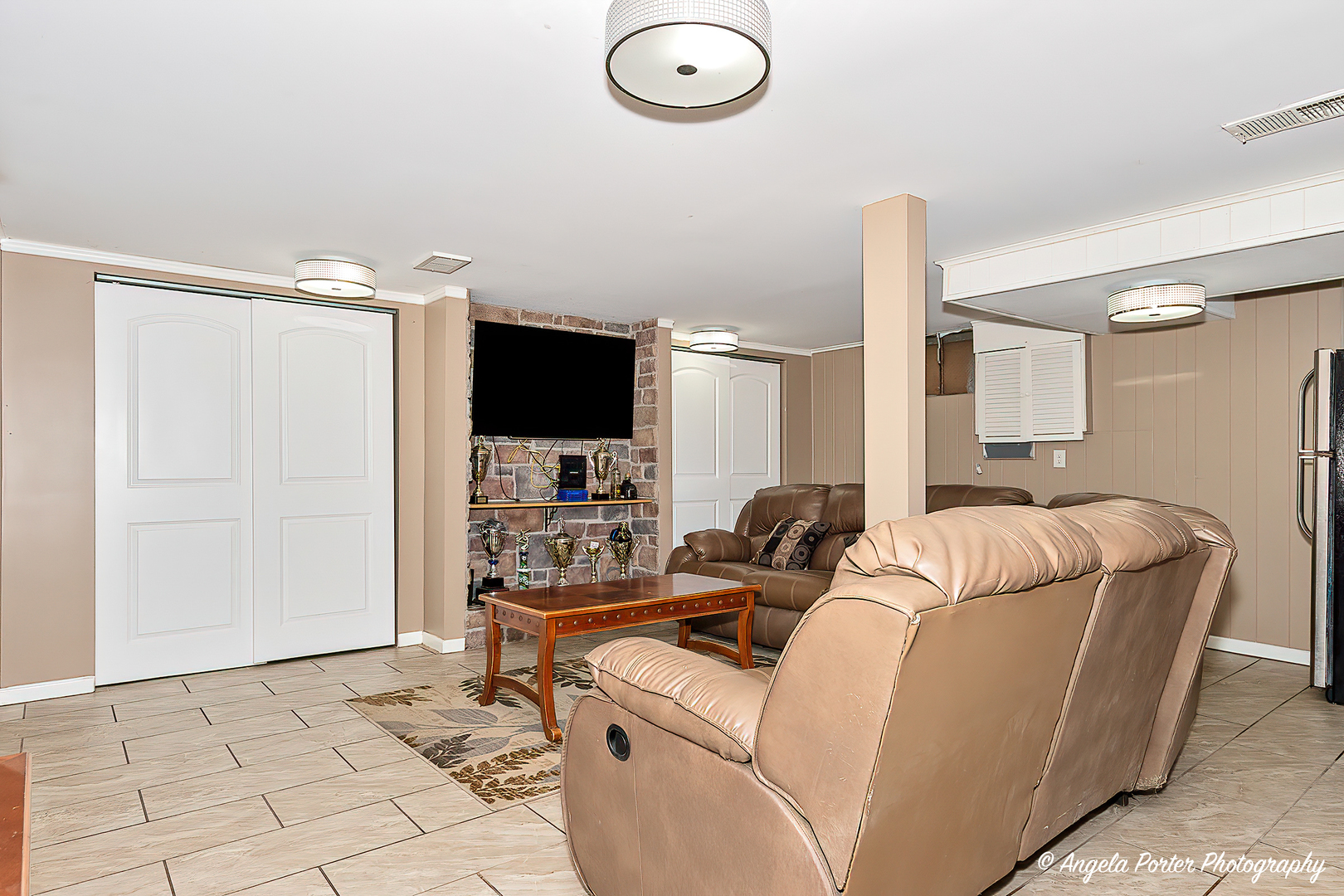 117 W Hawthorne Drive