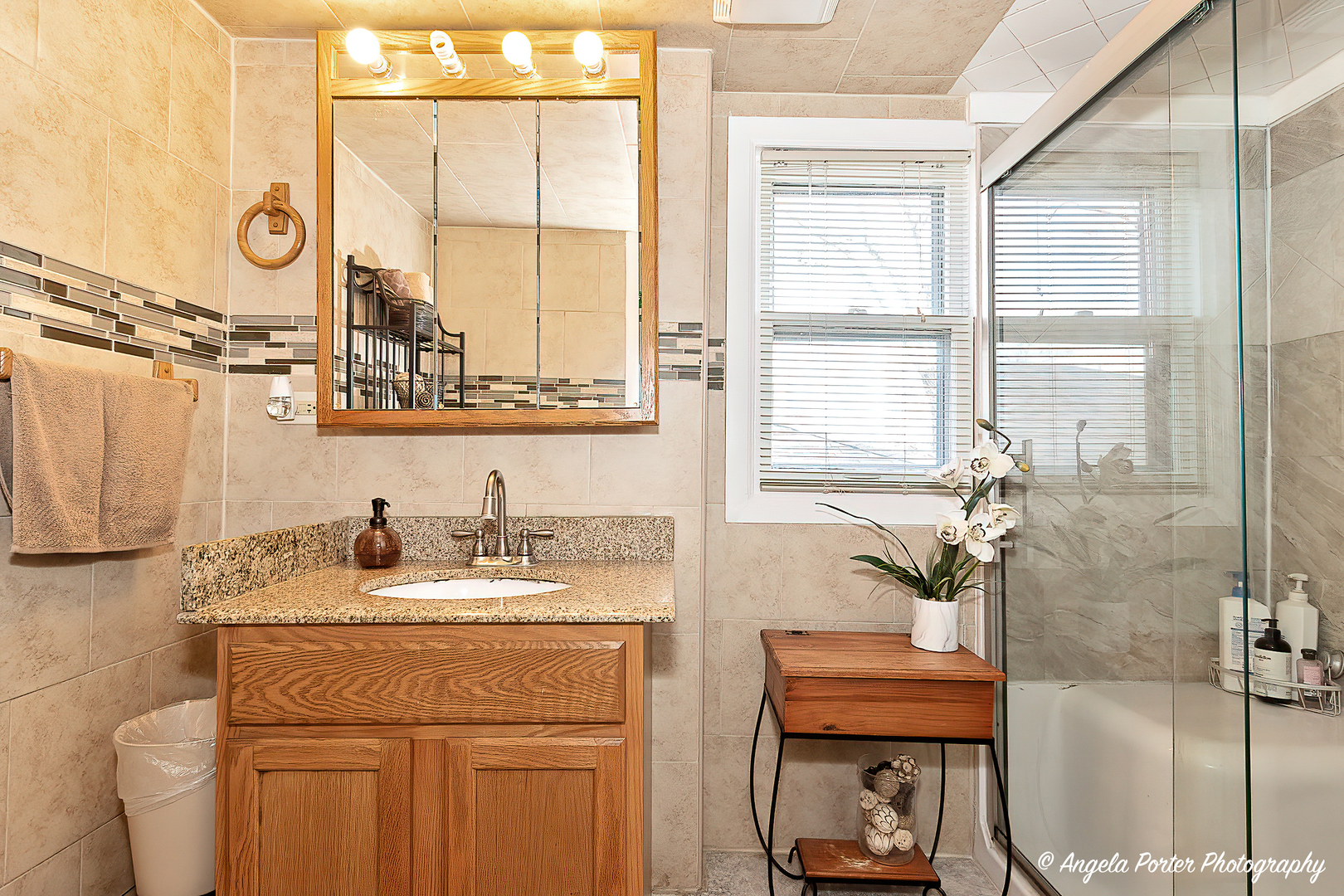 117 W Hawthorne Drive