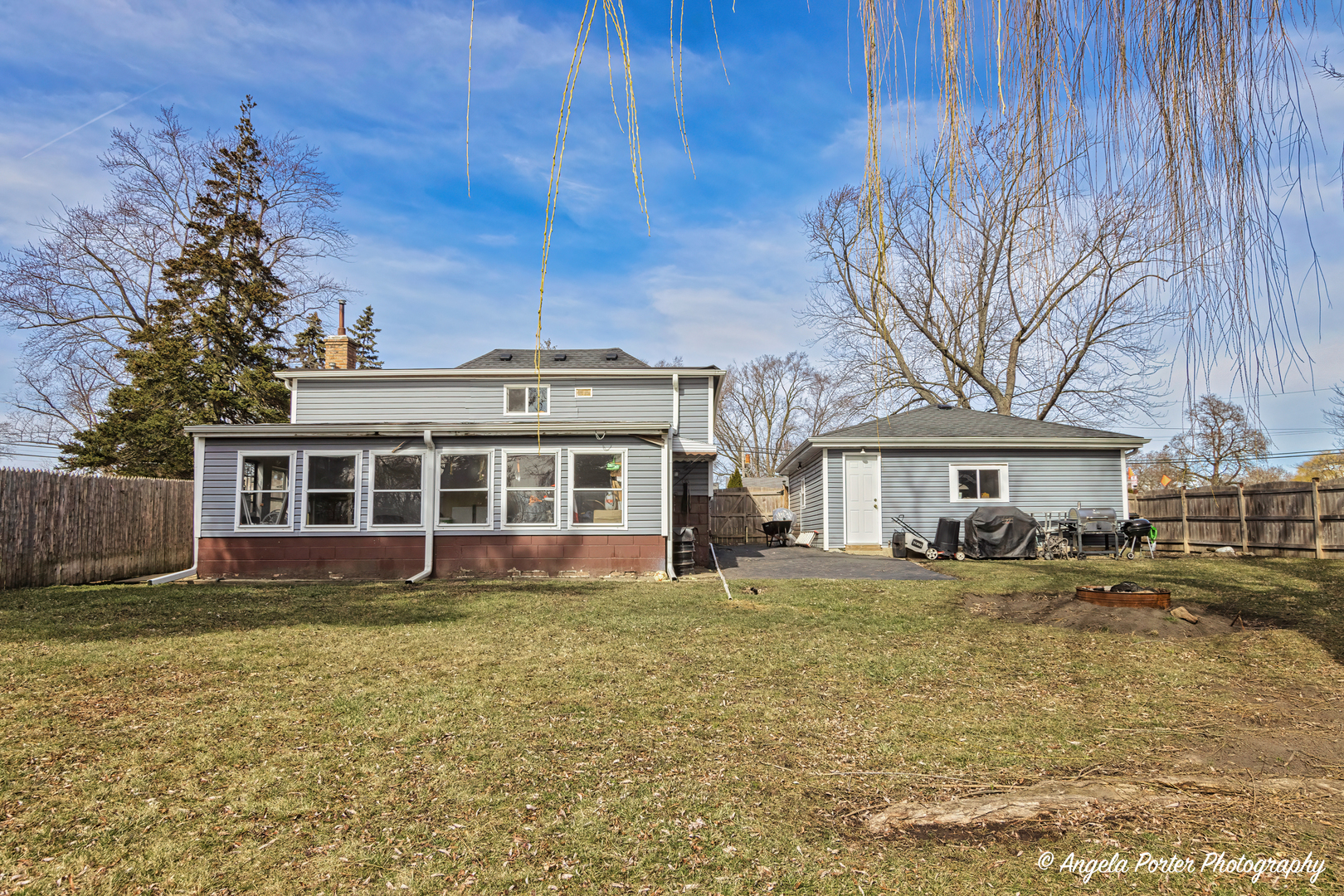 117 W Hawthorne Drive