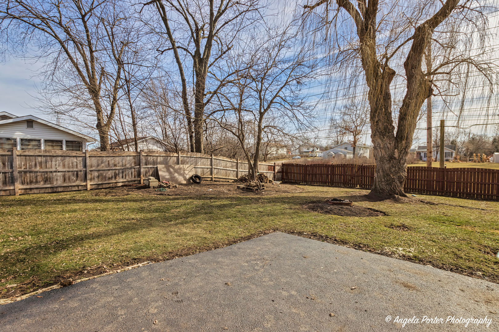 117 W Hawthorne Drive