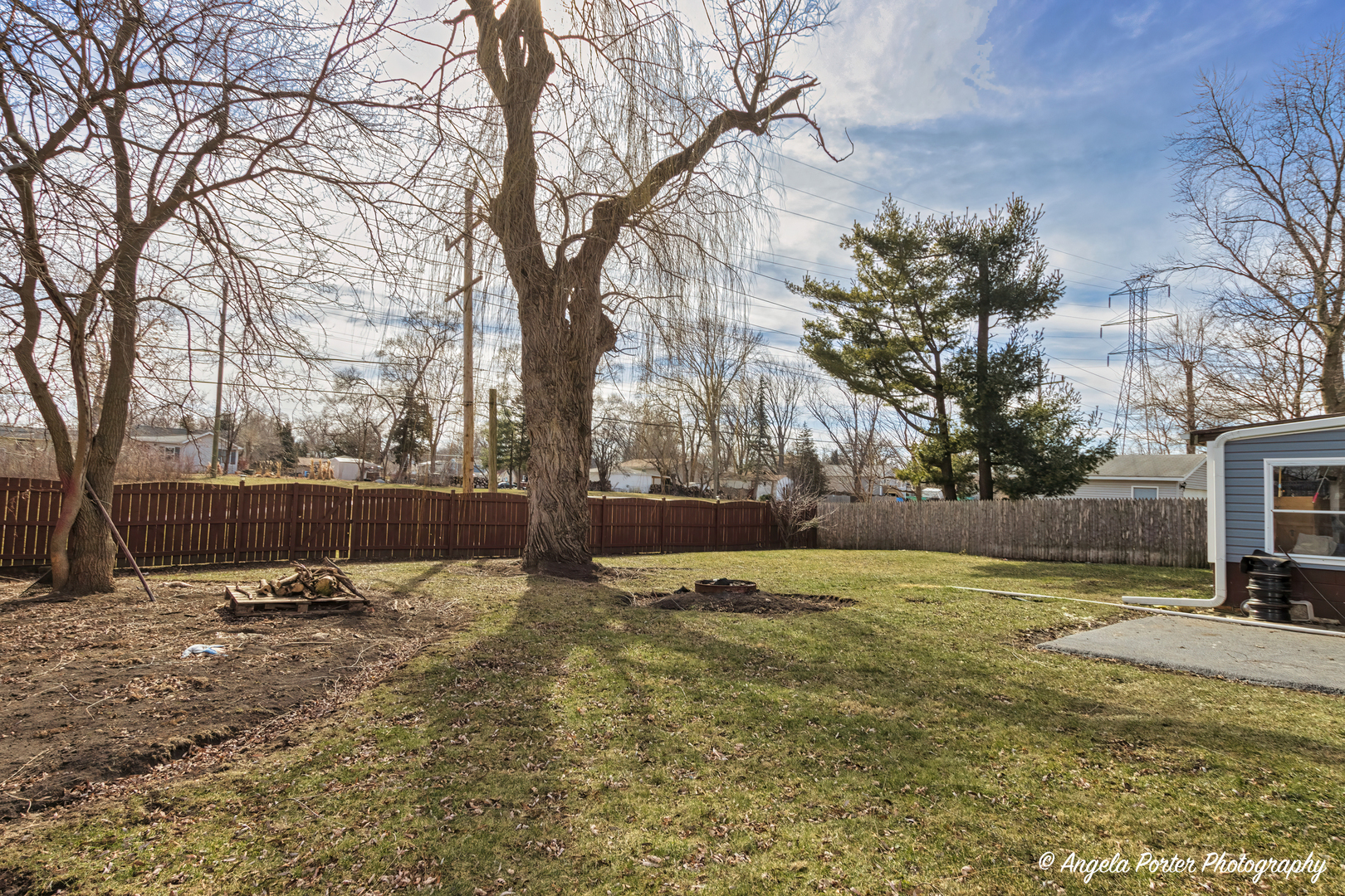 117 W Hawthorne Drive