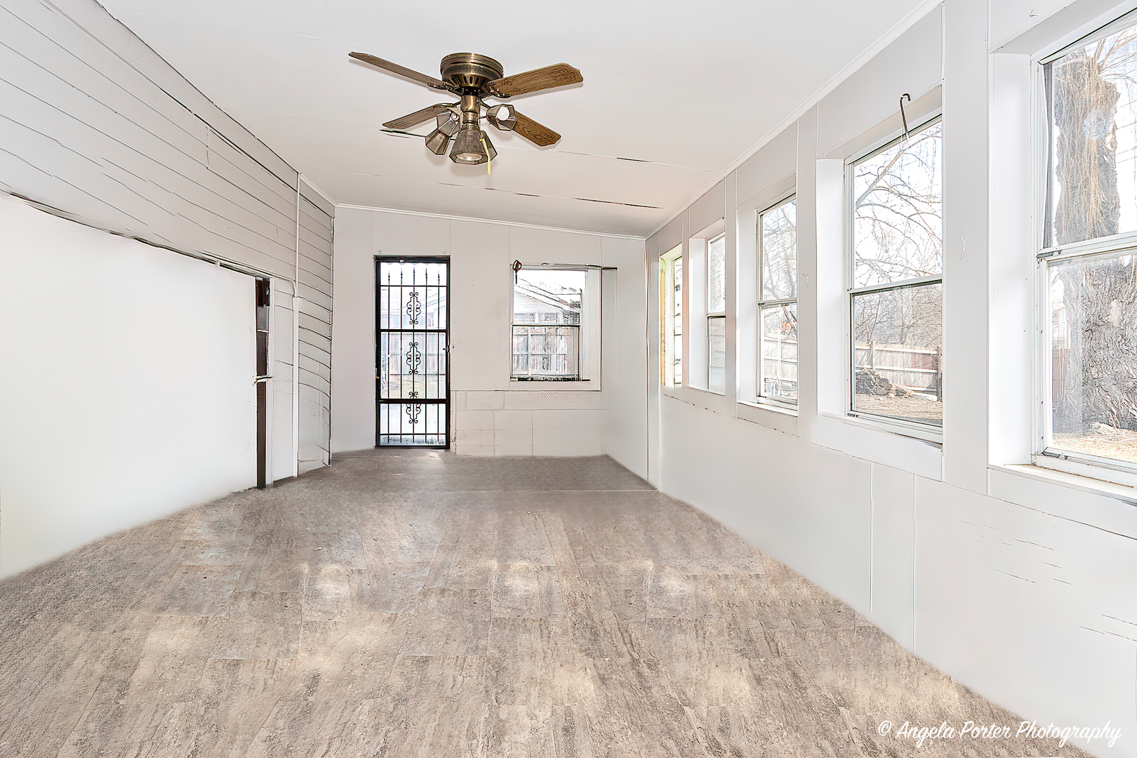 117 W Hawthorne Drive