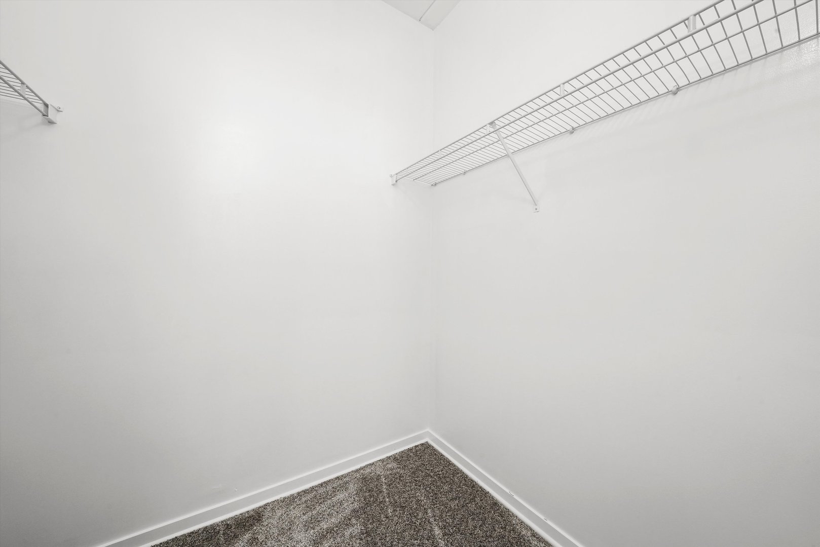 974 W 35th Place Unit: 310