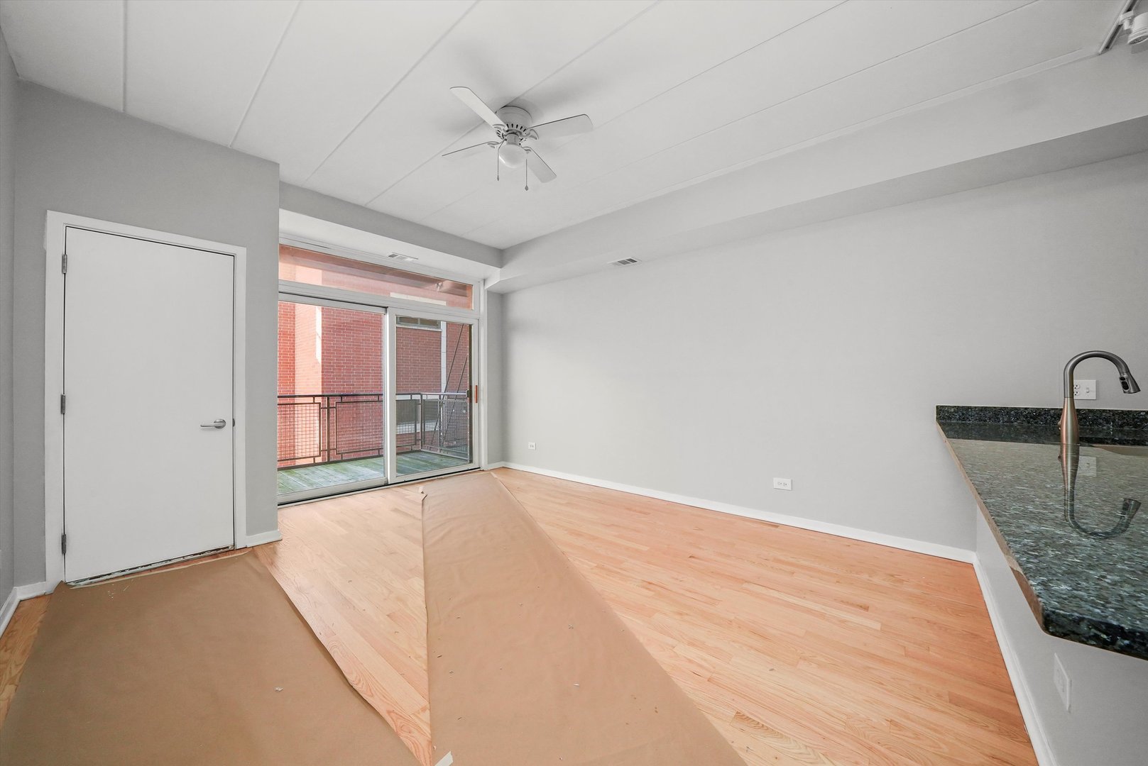 974 W 35th Place Unit: 310