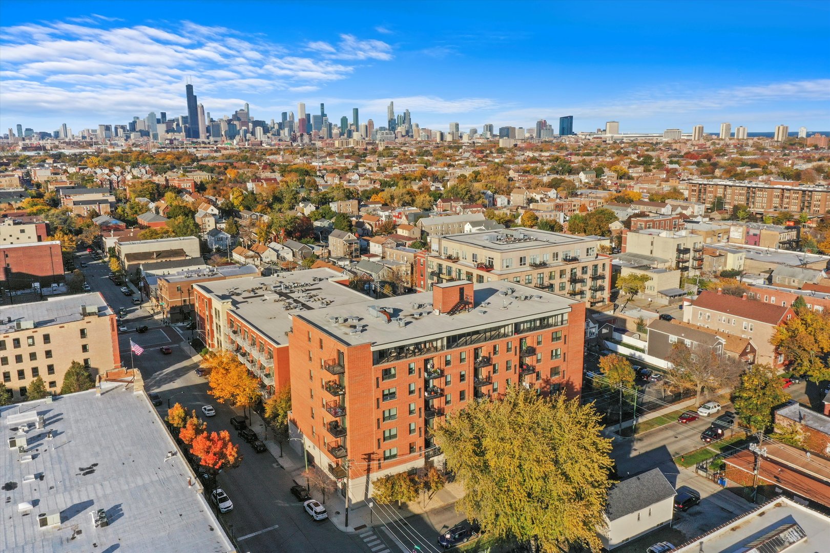 974 W 35th Place Unit: 310