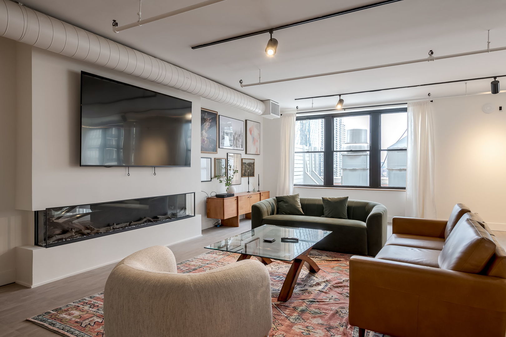 728 W Jackson Boulevard Unit: 226