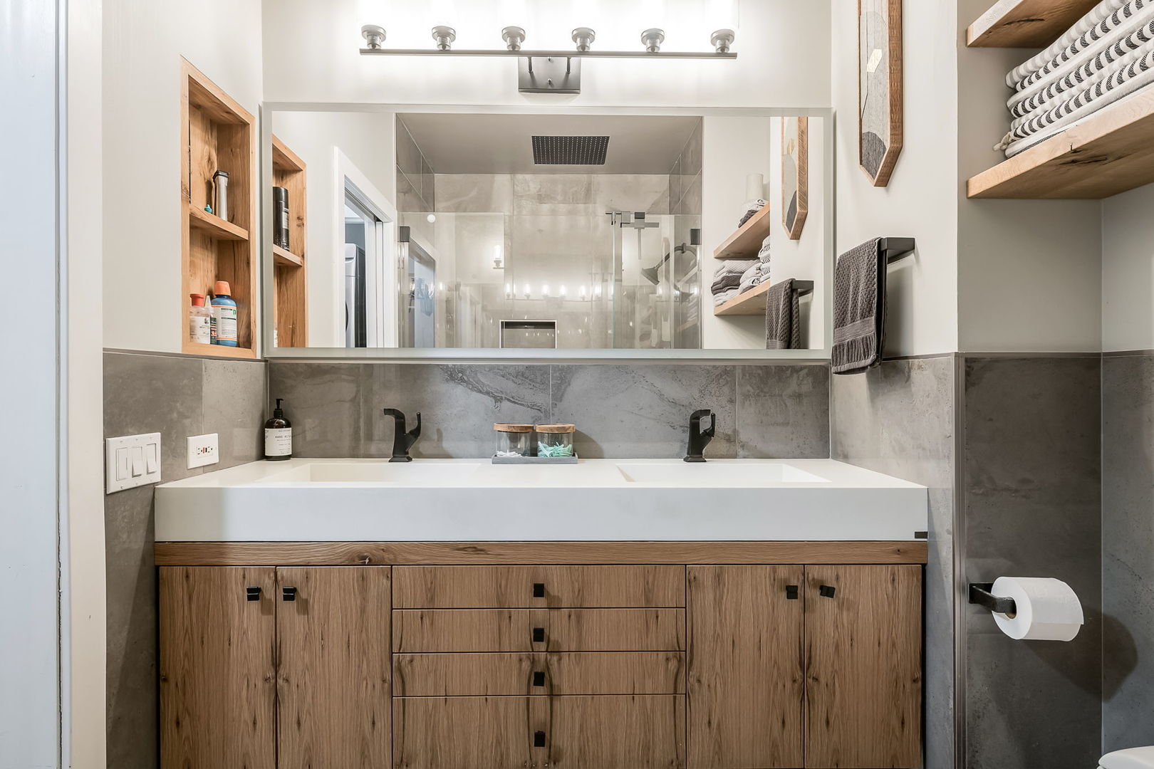 728 W Jackson Boulevard Unit: 226