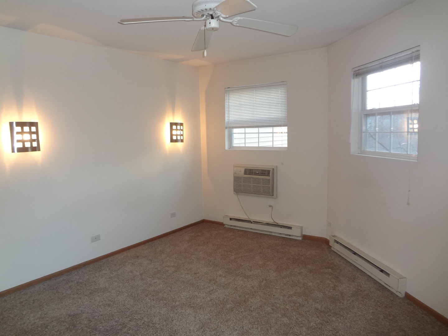 1548 W Sand Bar Court Unit: 2B